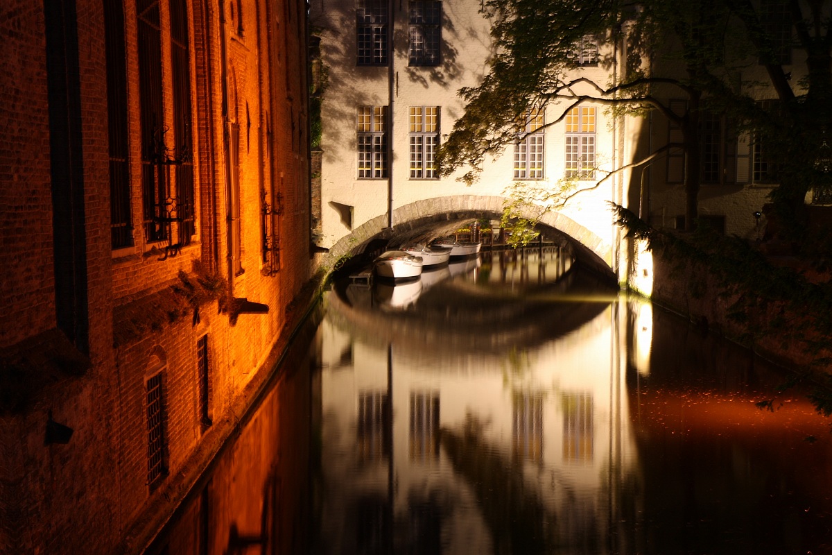 canale notturno Bruges