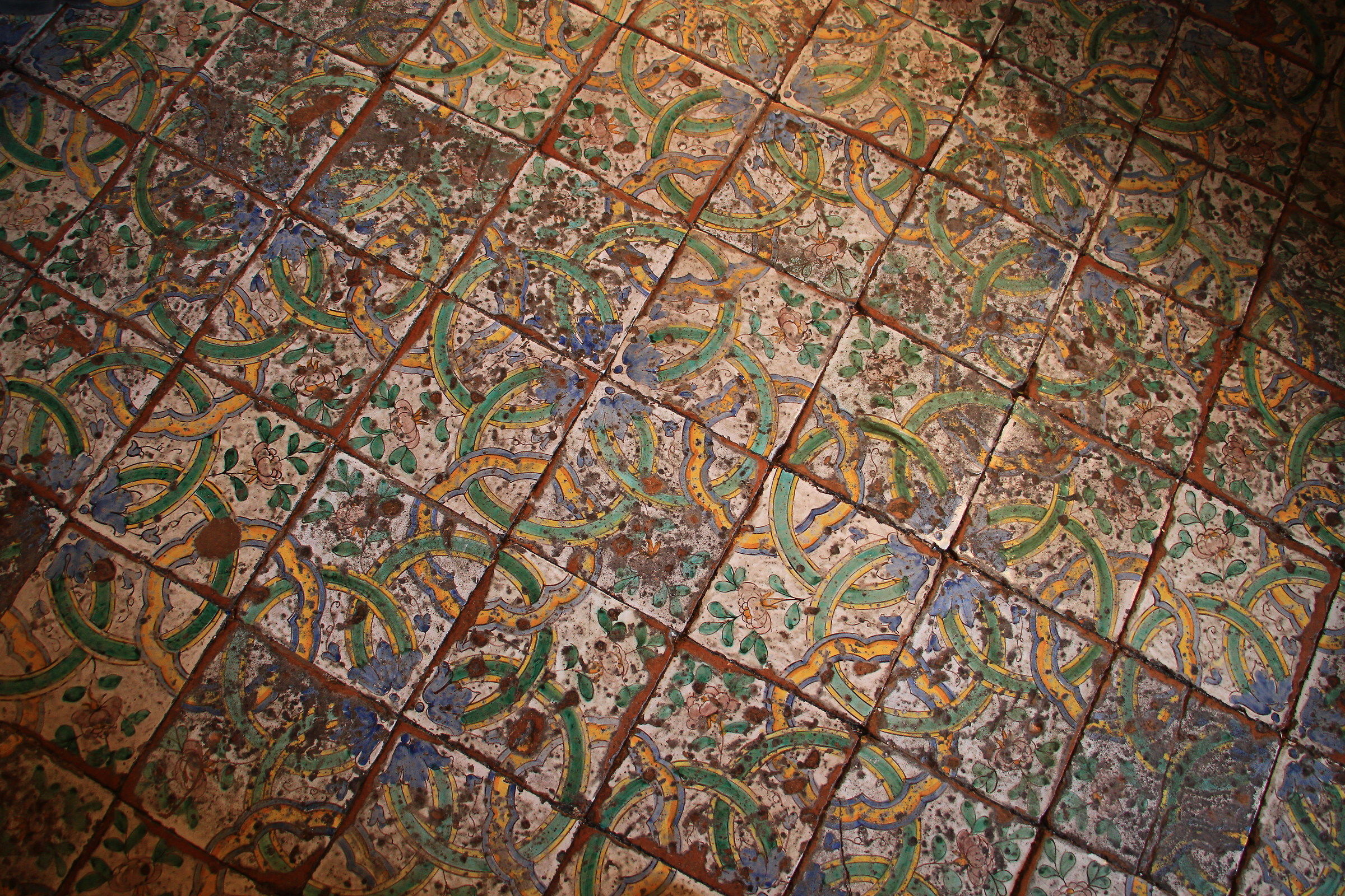 pavimento calpestato...