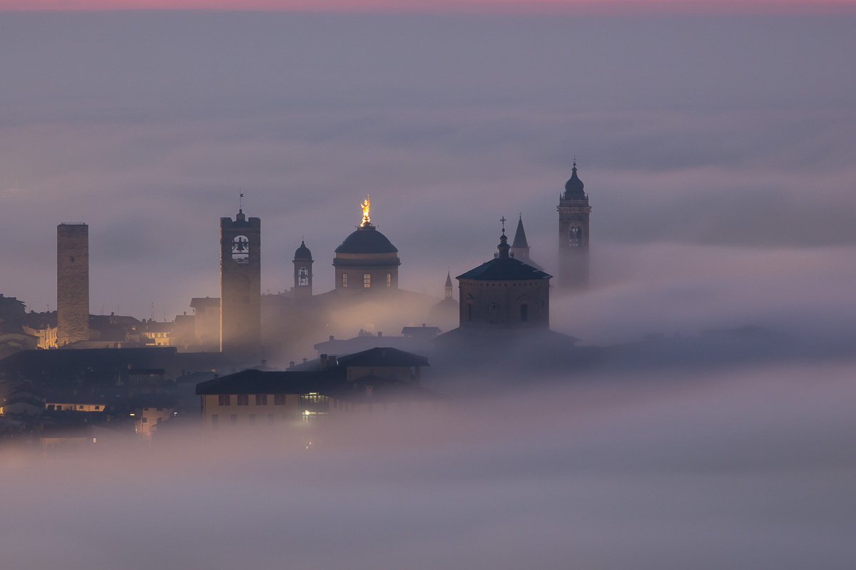 Soft awakening in the upper city.