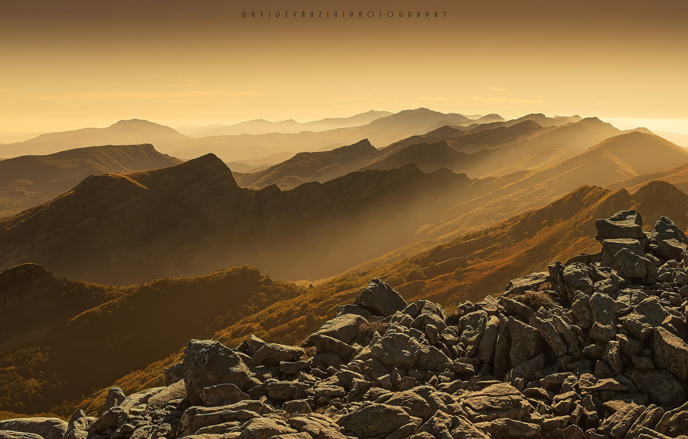 The Gold of the 100 Lakes