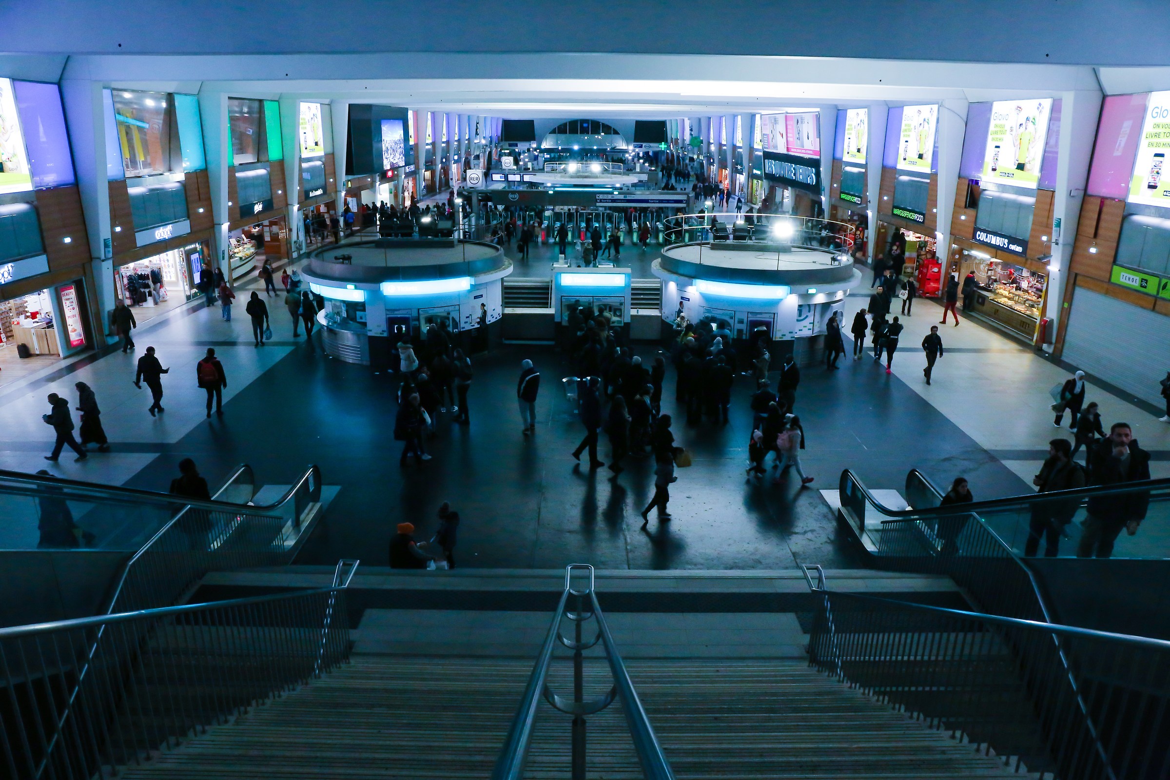 Waiting at Gare de la Défense