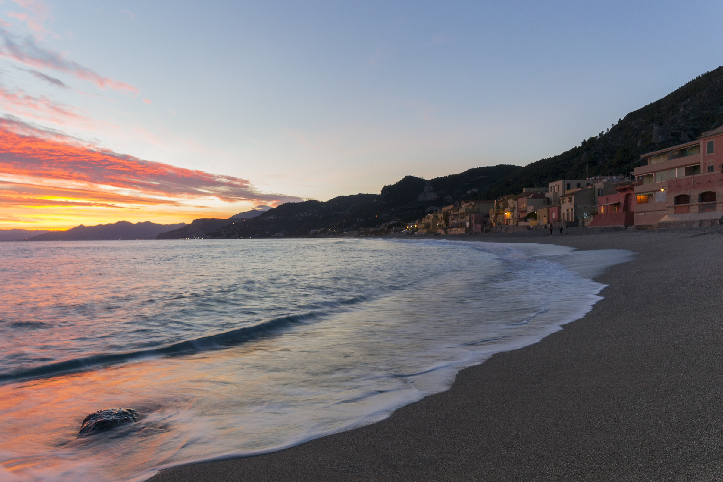 Tramontissimo a Varigotti