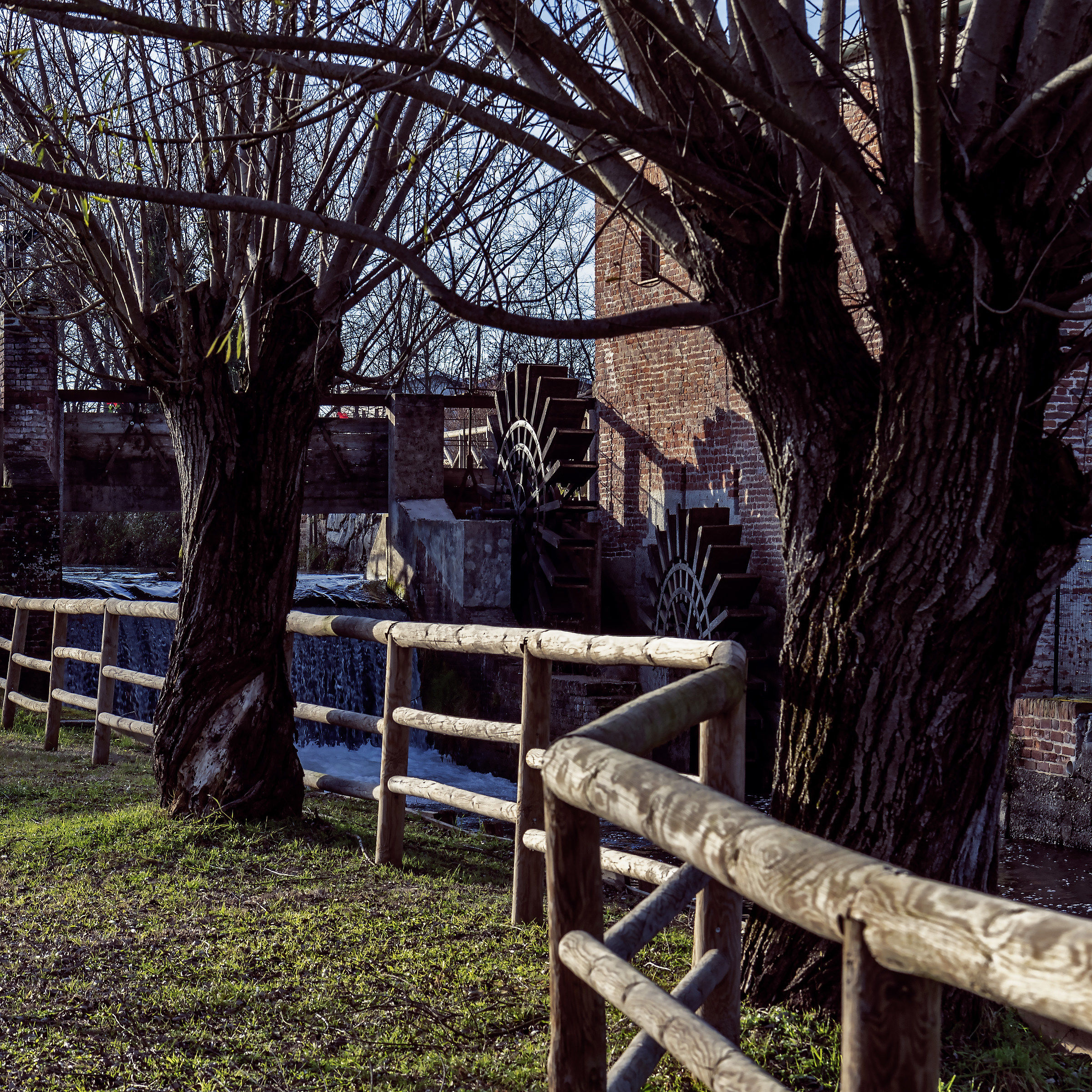 E la ruota gira e canta