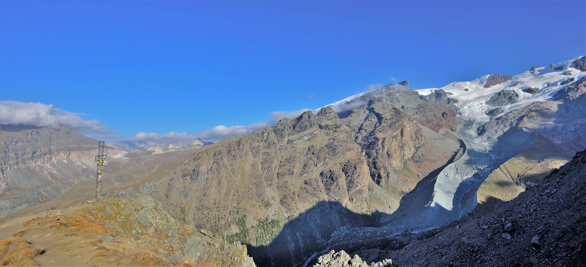 al centro la Gobba di Rollin ed a sin il vallone Cime B