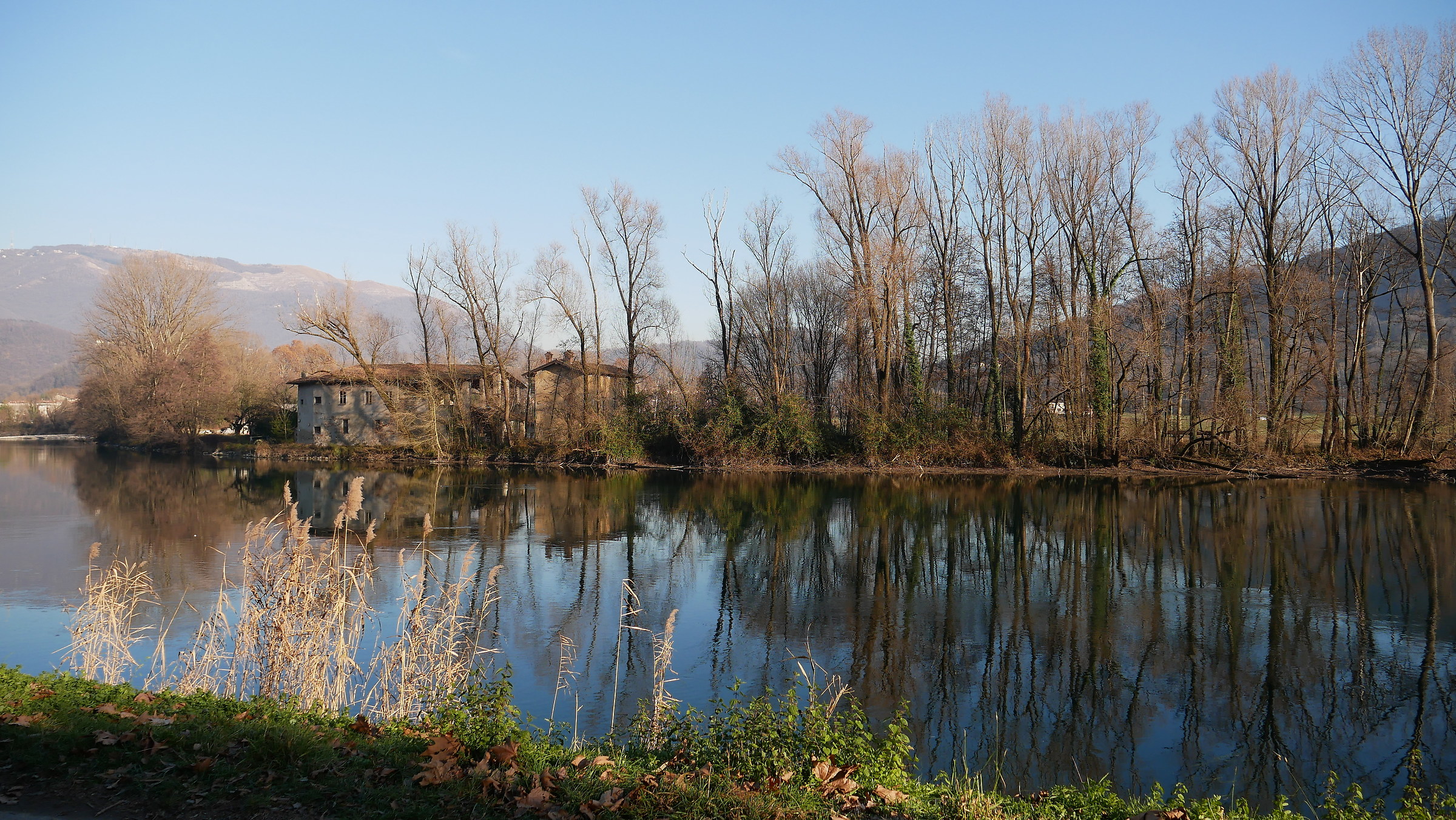 Farmhouse along the river Adda
