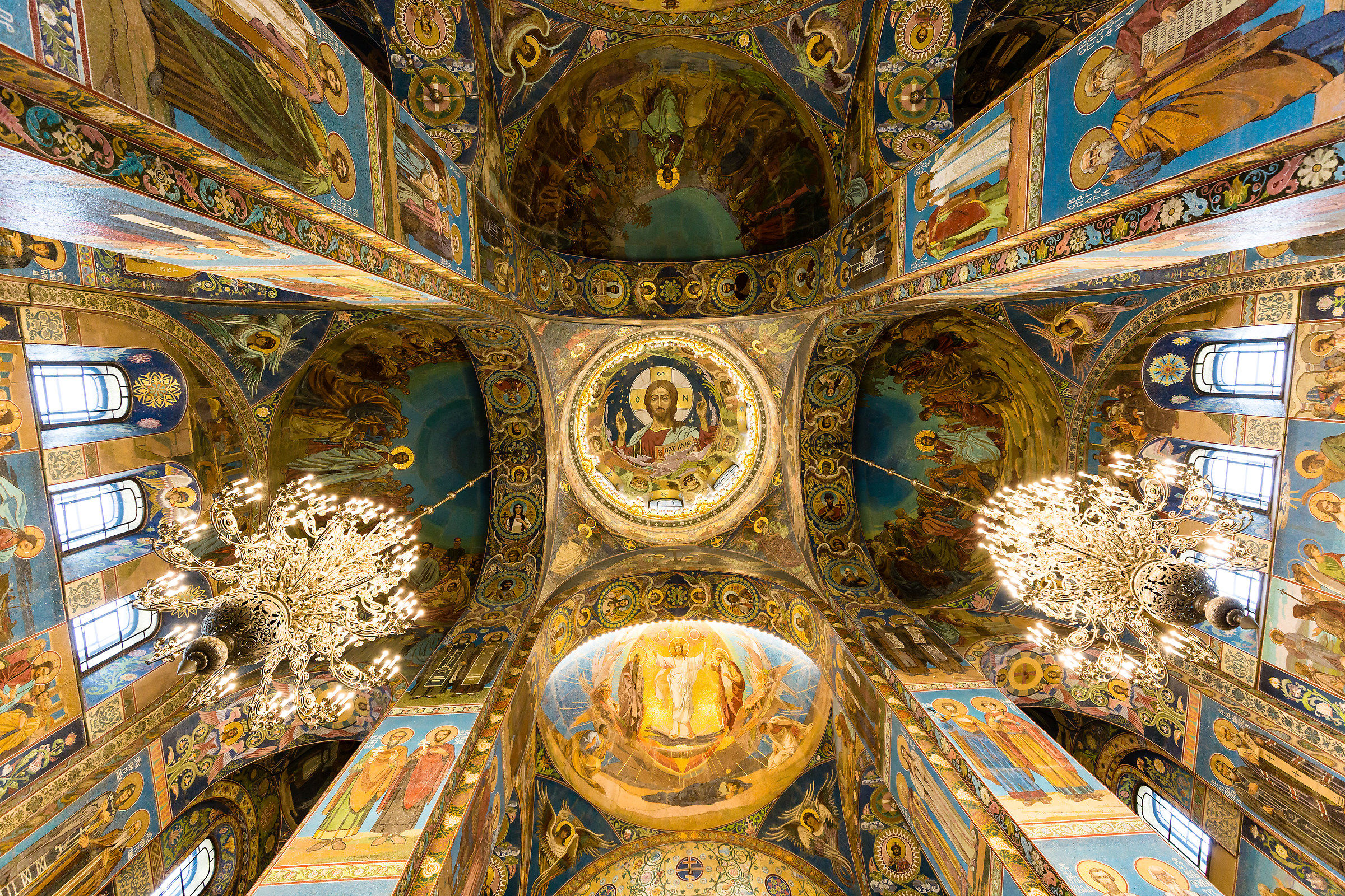 Interno della chiesa del salvatore sul sangue versato