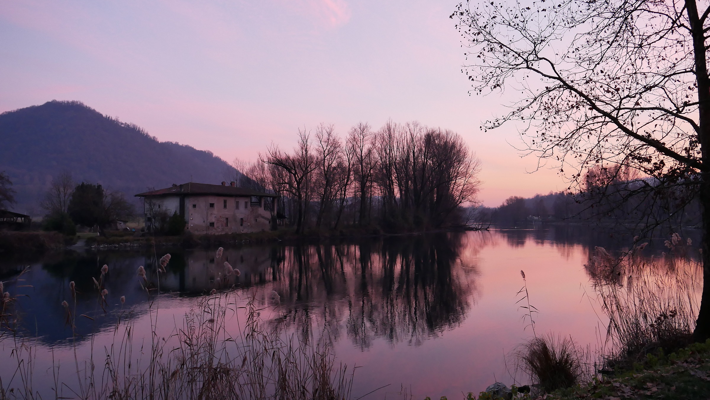 Casolare nel rosso tramonto 3