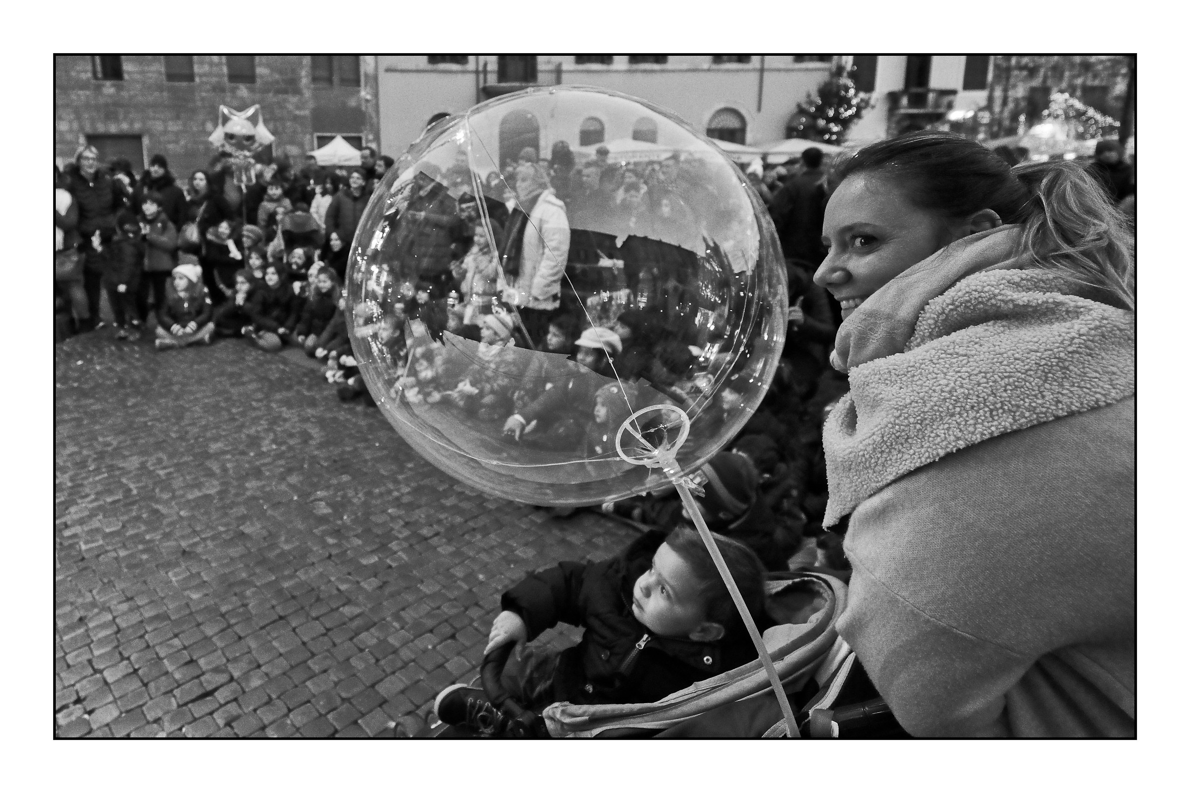 Everybody in the balloon!