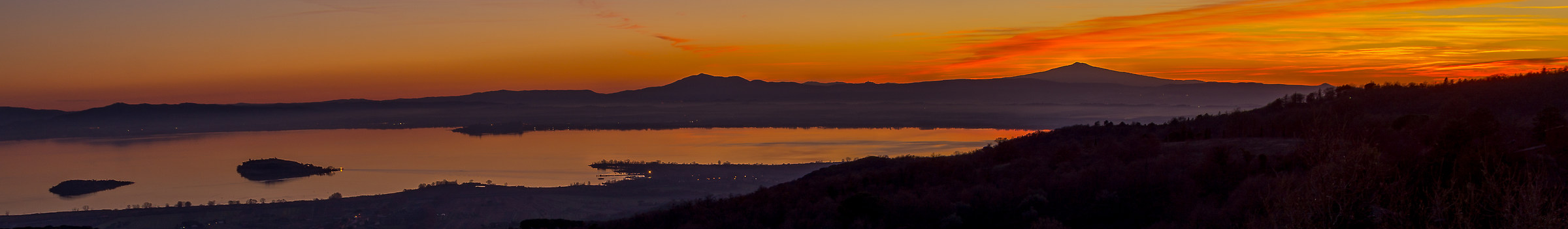 tramonto sul Trasimeno