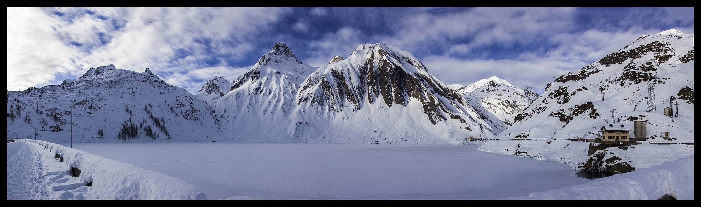 Lago e diga Morasco in Val Formazza (vco)