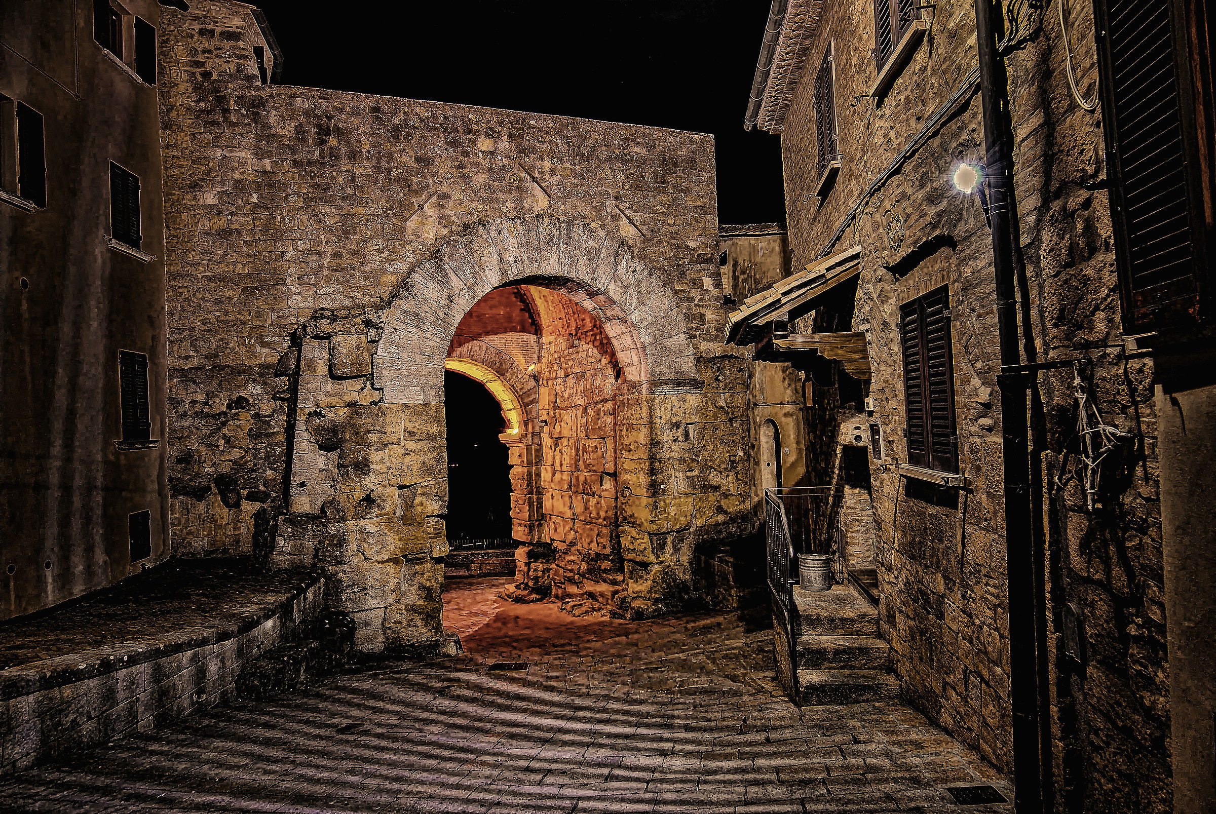 Volterra-Porta all'Arco (interno)