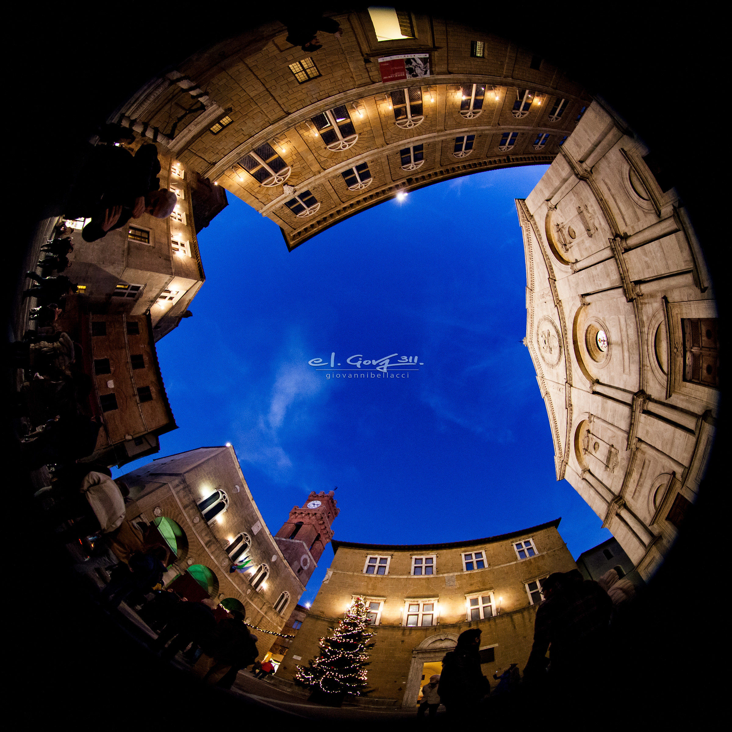 Points of view-Piazza Pio II-Pienza