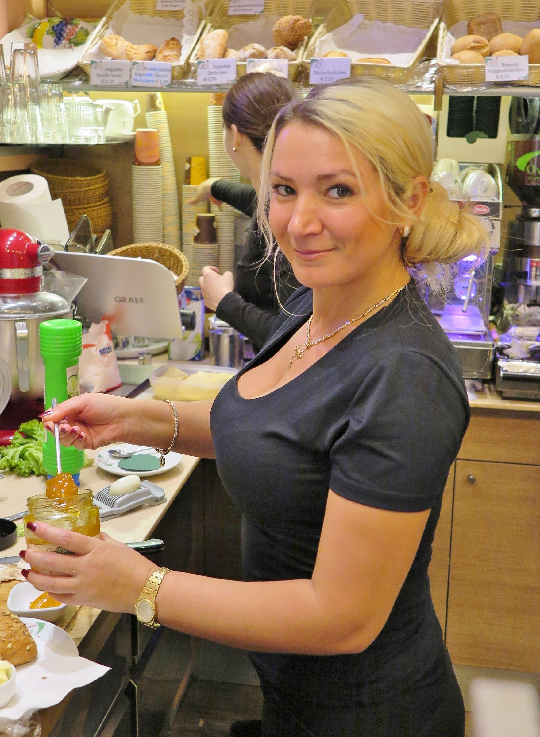 Colazione, con sguardo compreso.