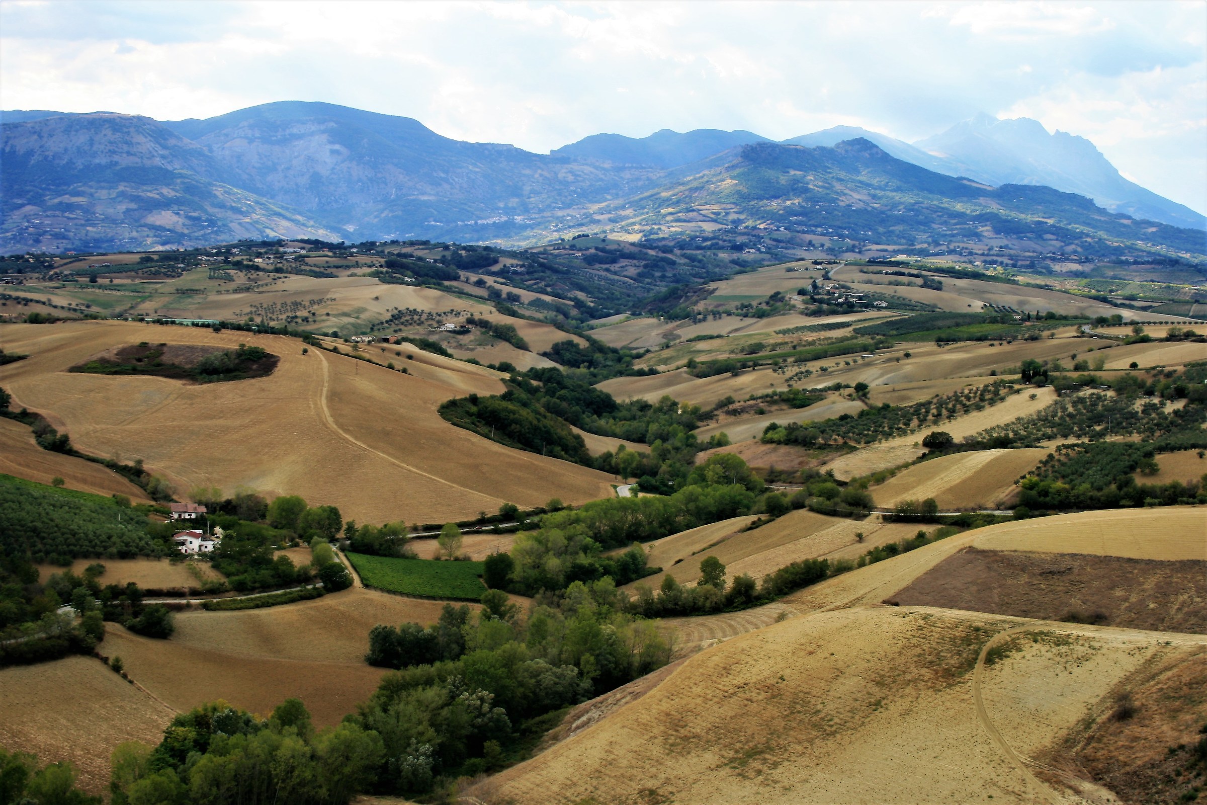 Valley in Contrada Fiorano in Loreto Aprutino