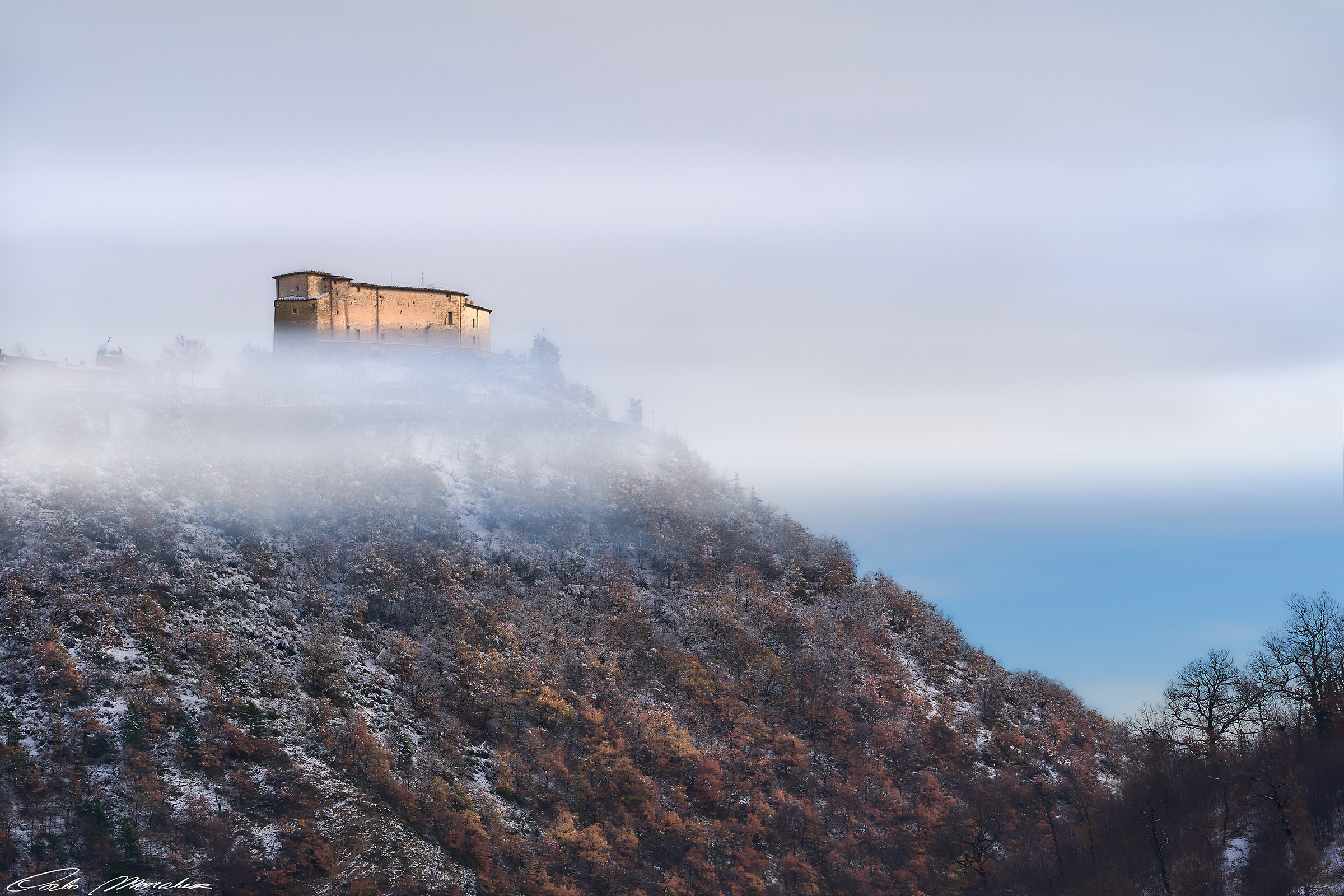 Frontone  (pu) - Il castello