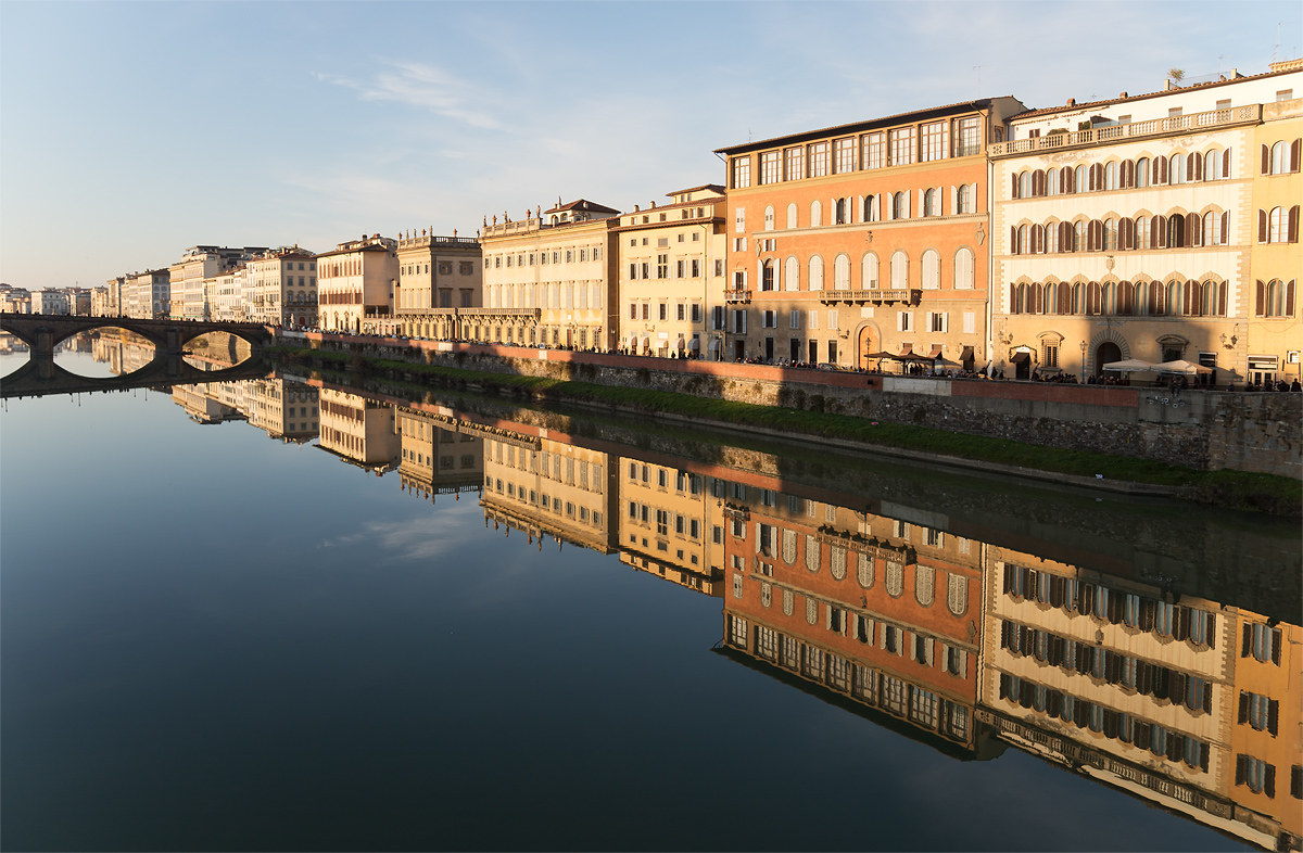 Firenze - Riflessi dal Ponte S. Trinita