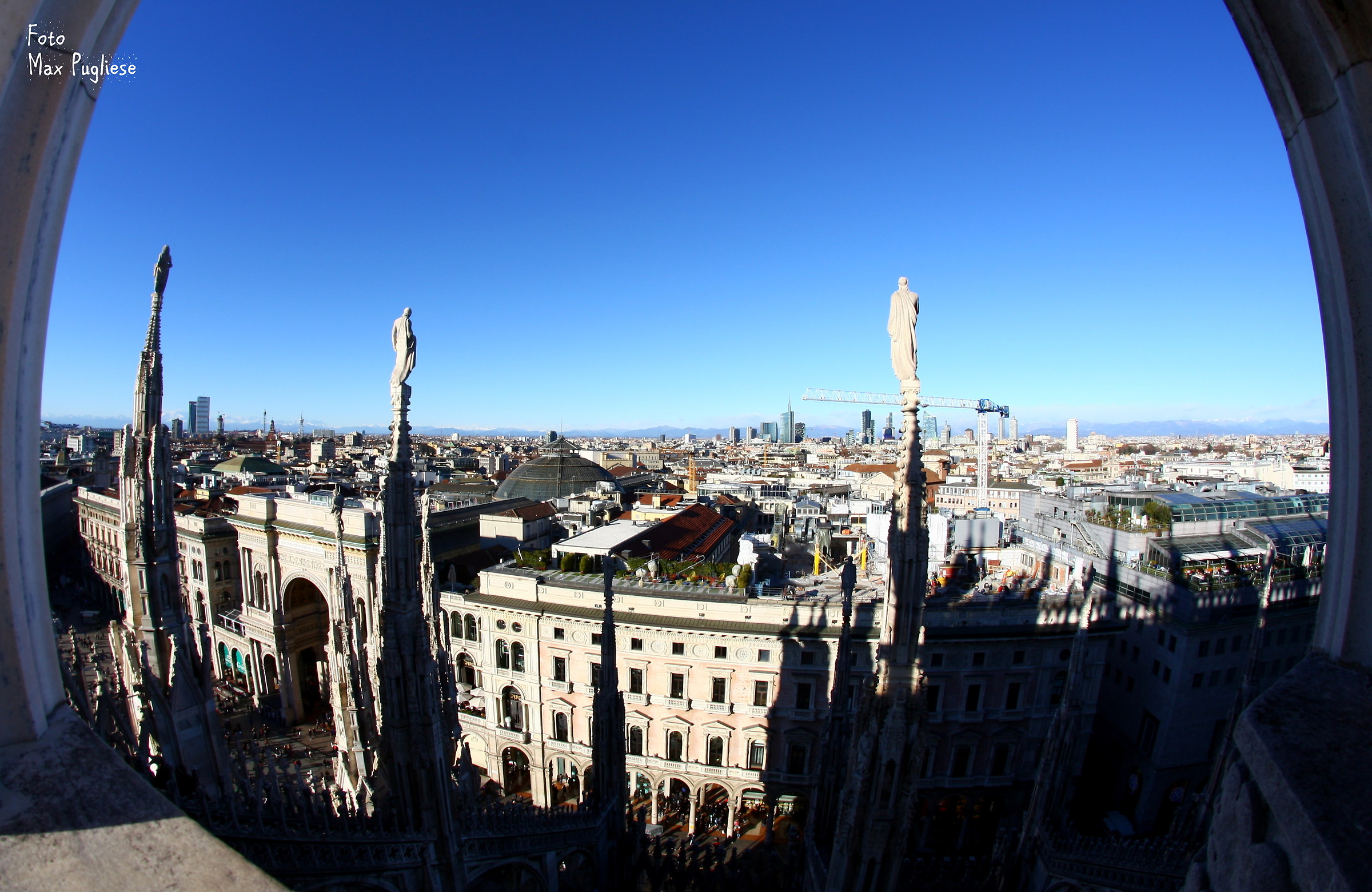 guardo il mondo da un oblò