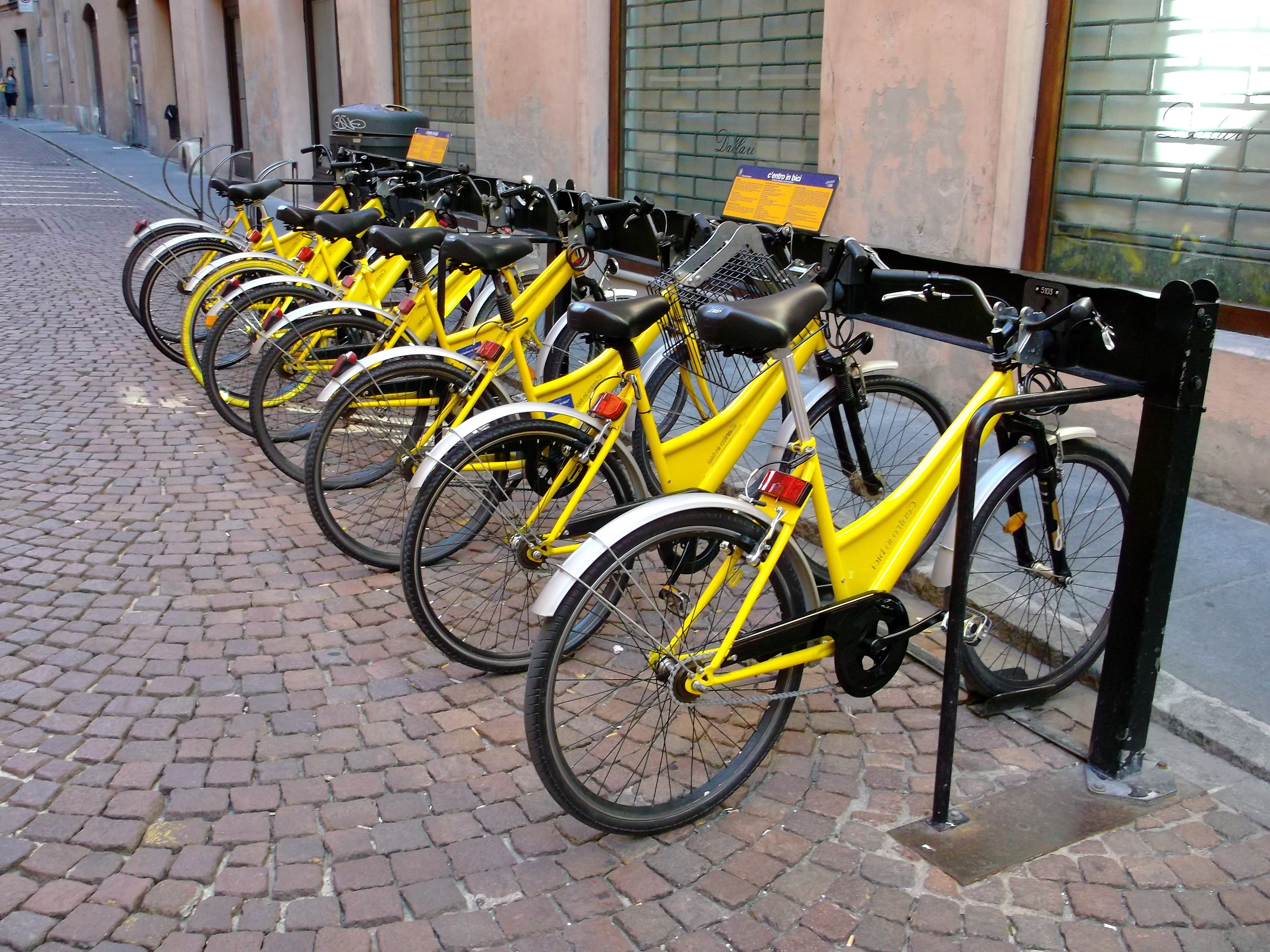 Le biciclette gialle