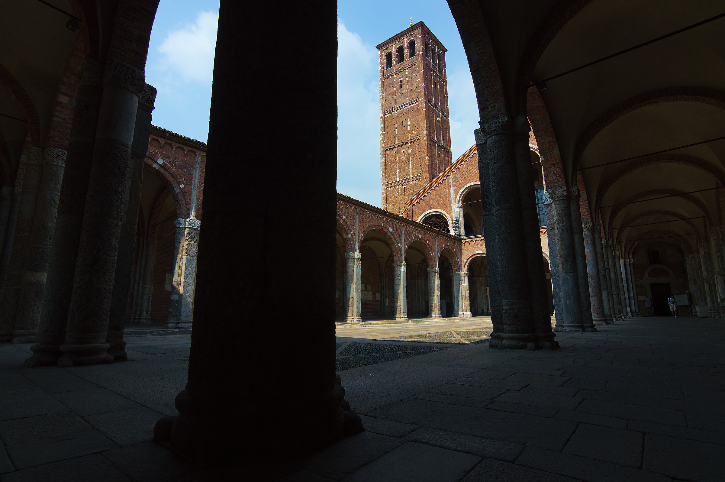 Portico di S.Ambrogio a Milano