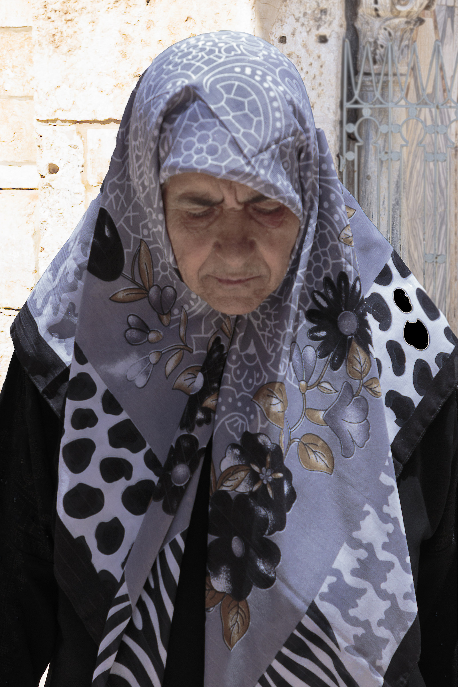 Jerusalem Women Head Low
