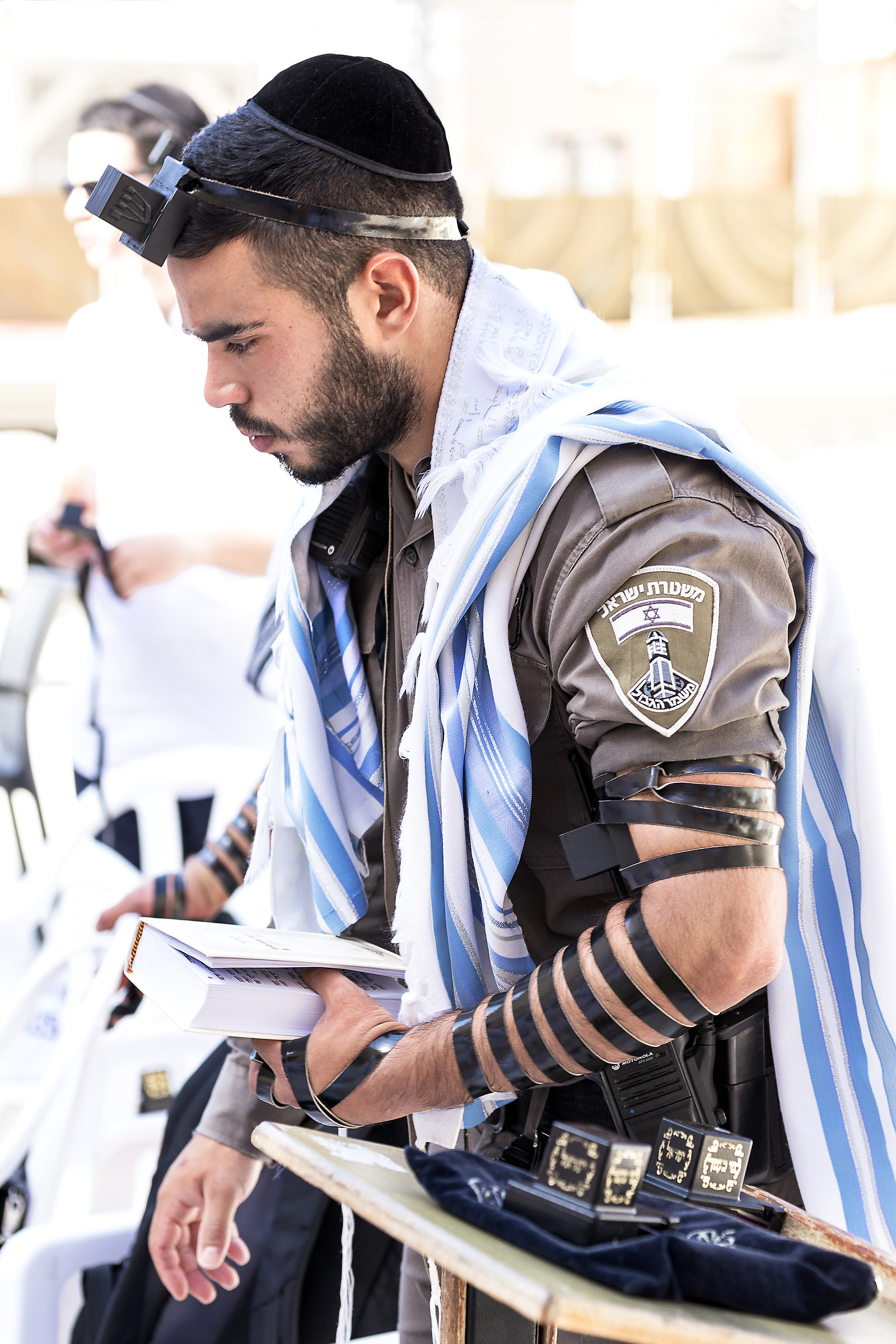 JERUSALEM-Wailing Wall-military in prayer