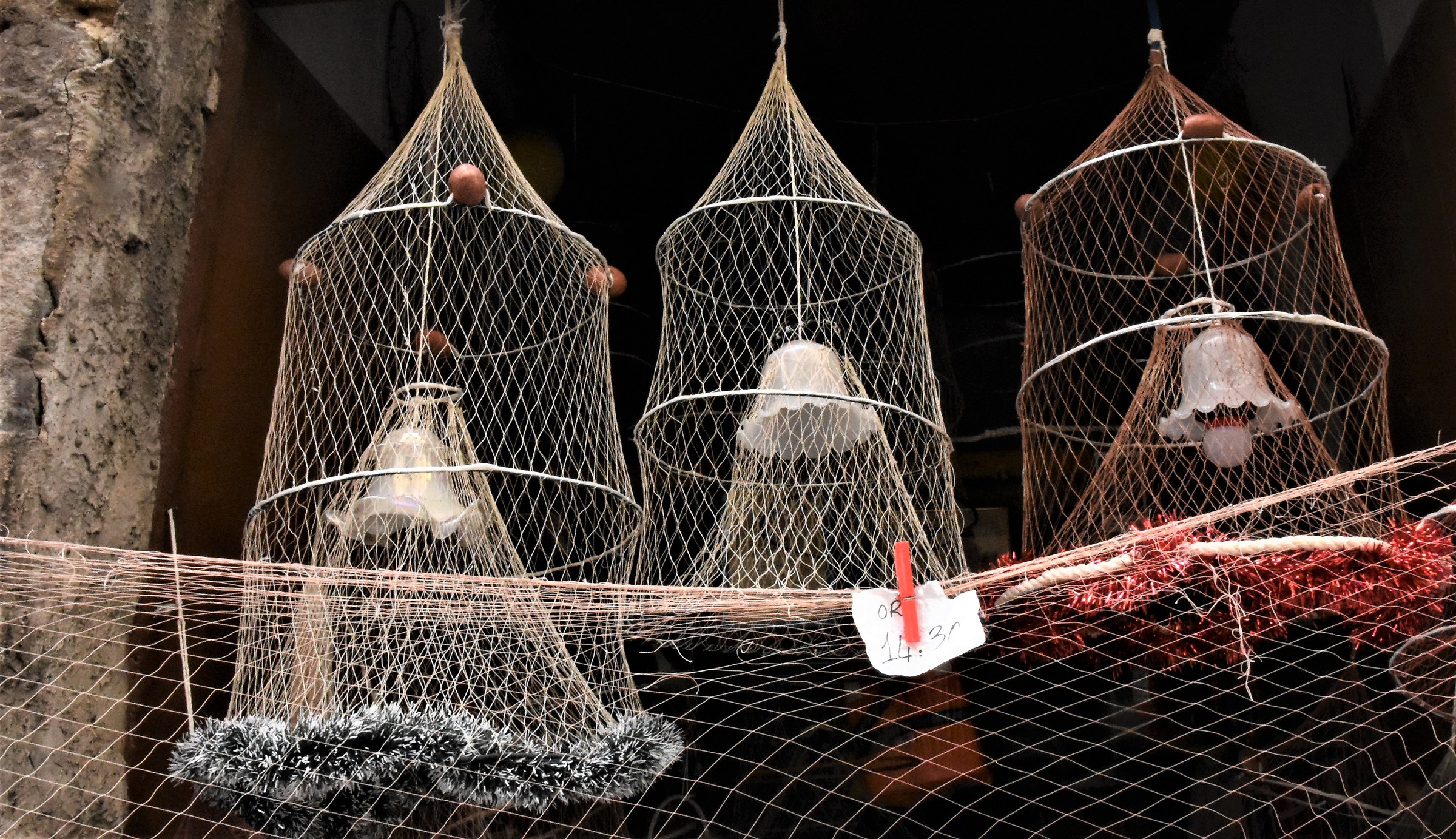 The nasses open at 14.30 before they are not open