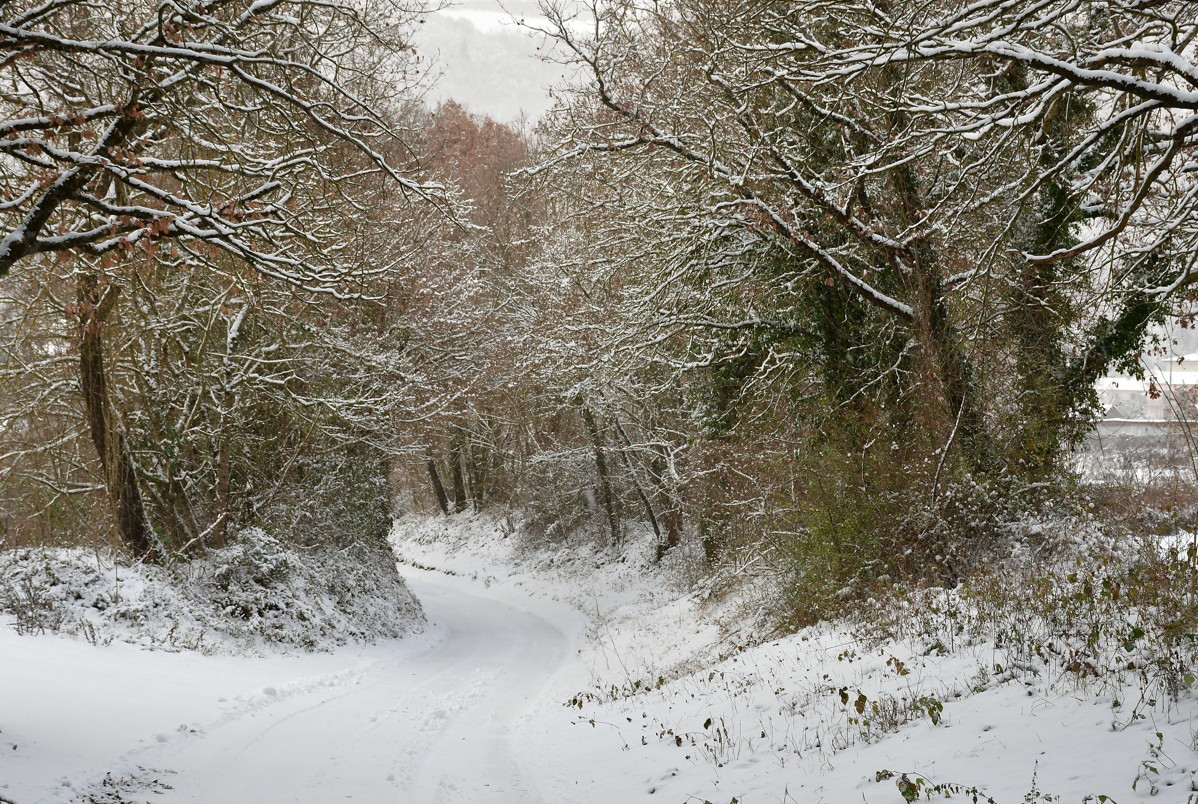 Atmosphere under the snow