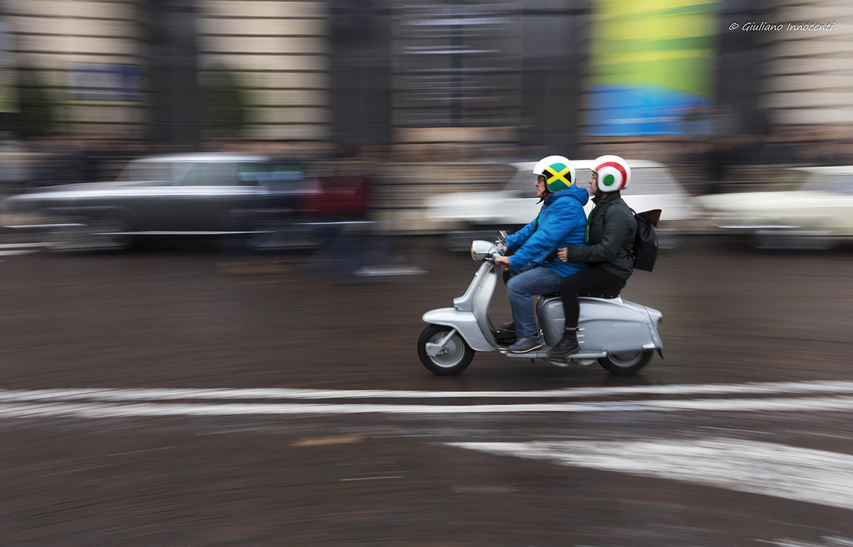 doppia striscia continua