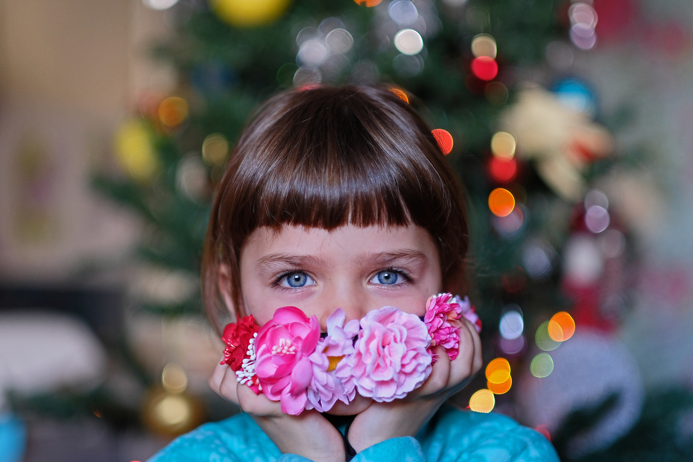 "Nonno, ti piace la mia fascetta con i fiori?"