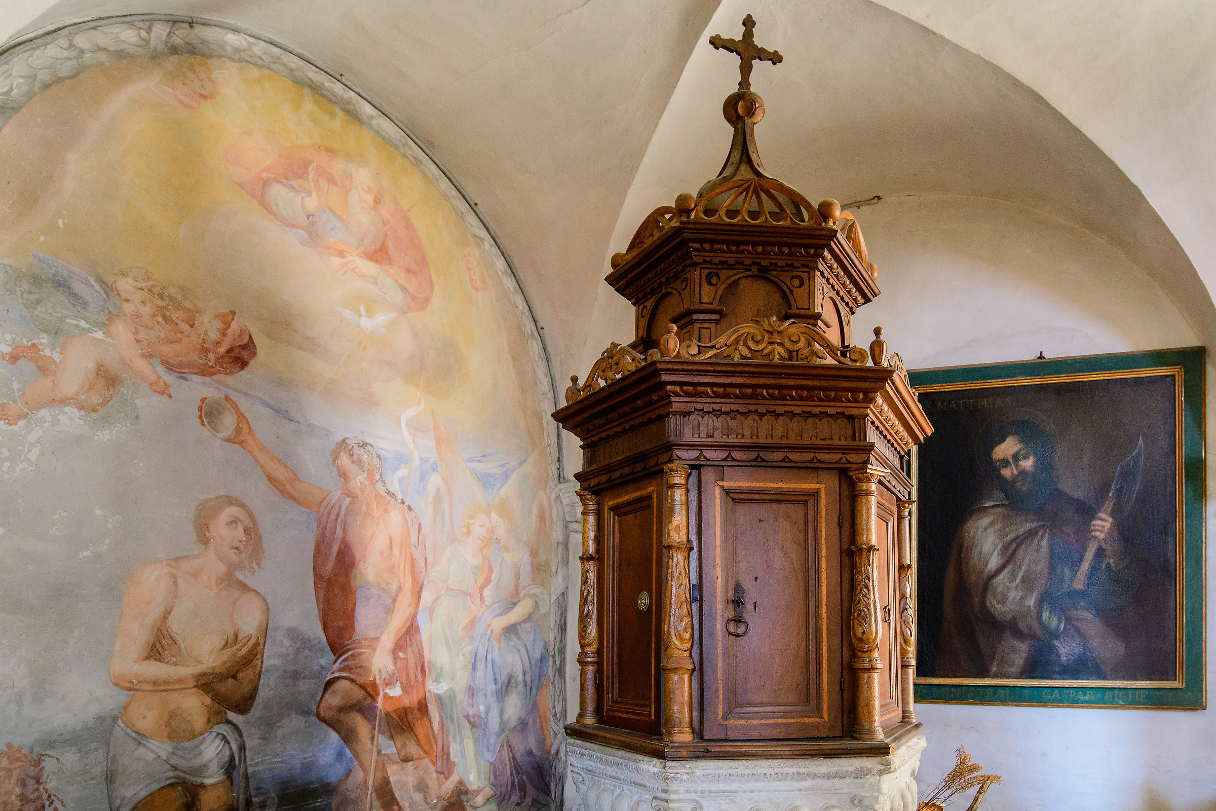 Battistero con tempietto ligneo