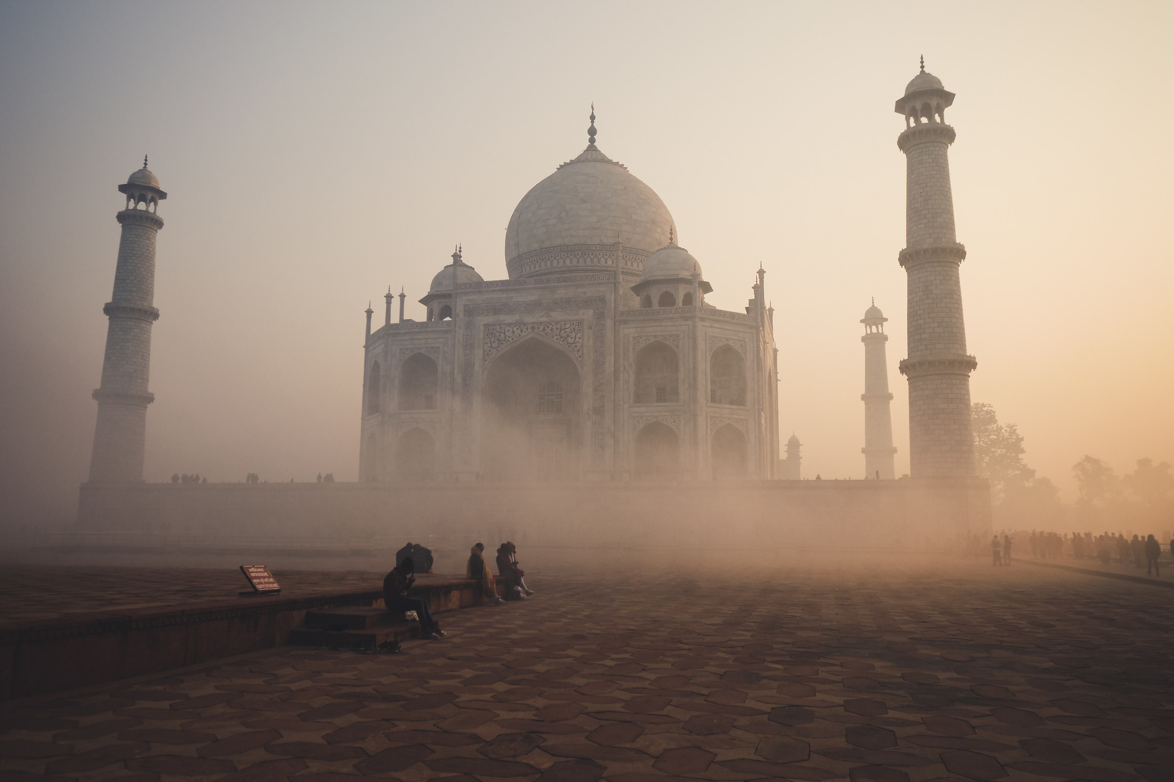 Nebbia sul Taj Mahal