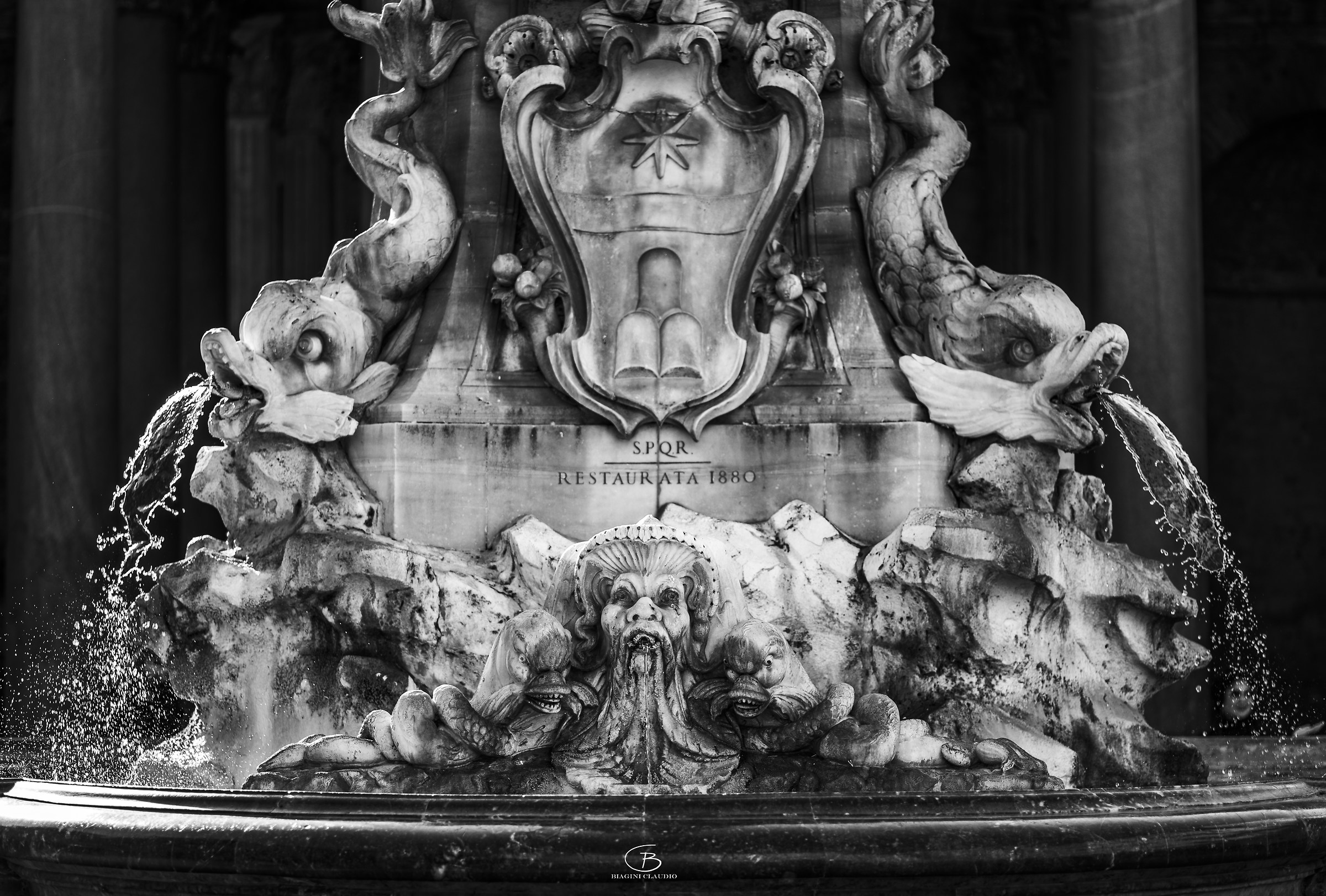 Fountain Square of the roundabout, Pantheon