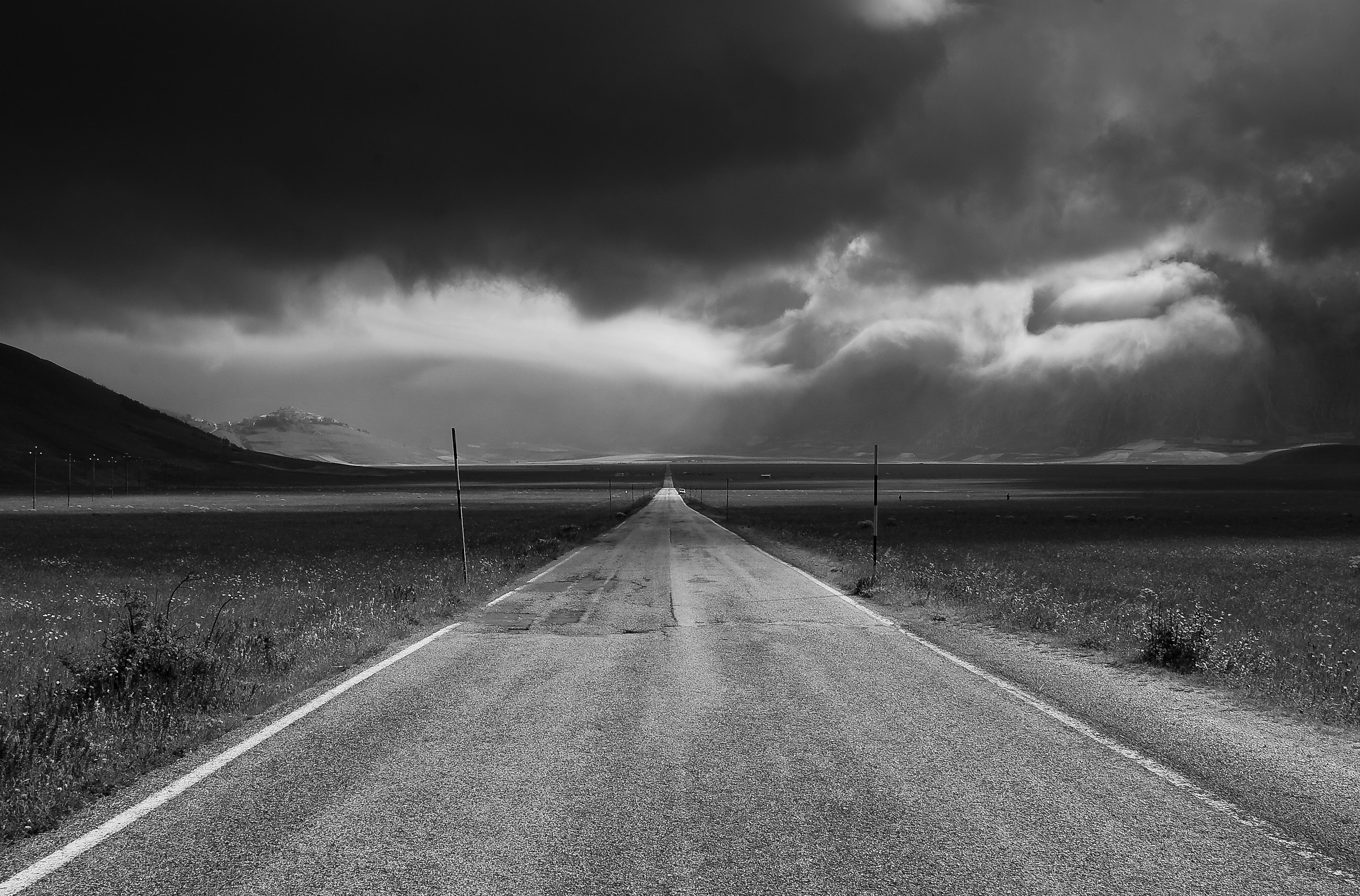 tempesta su Castelluccio di Norcia