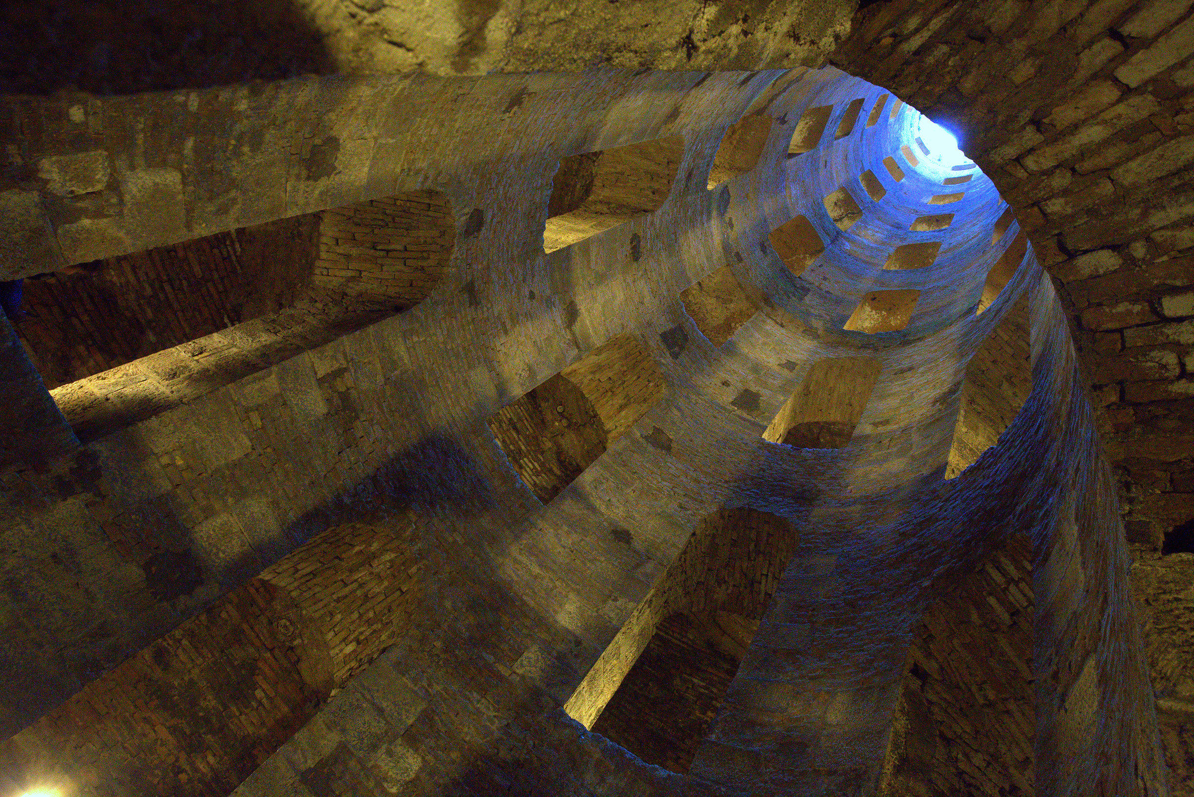Orvieto, il pozzo di San Patrizio da giù...