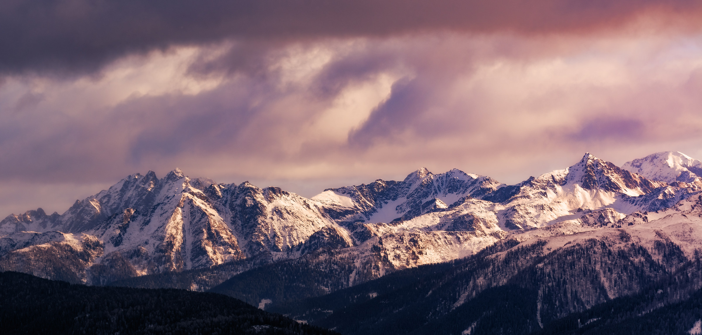 Clouds in the icy Alps