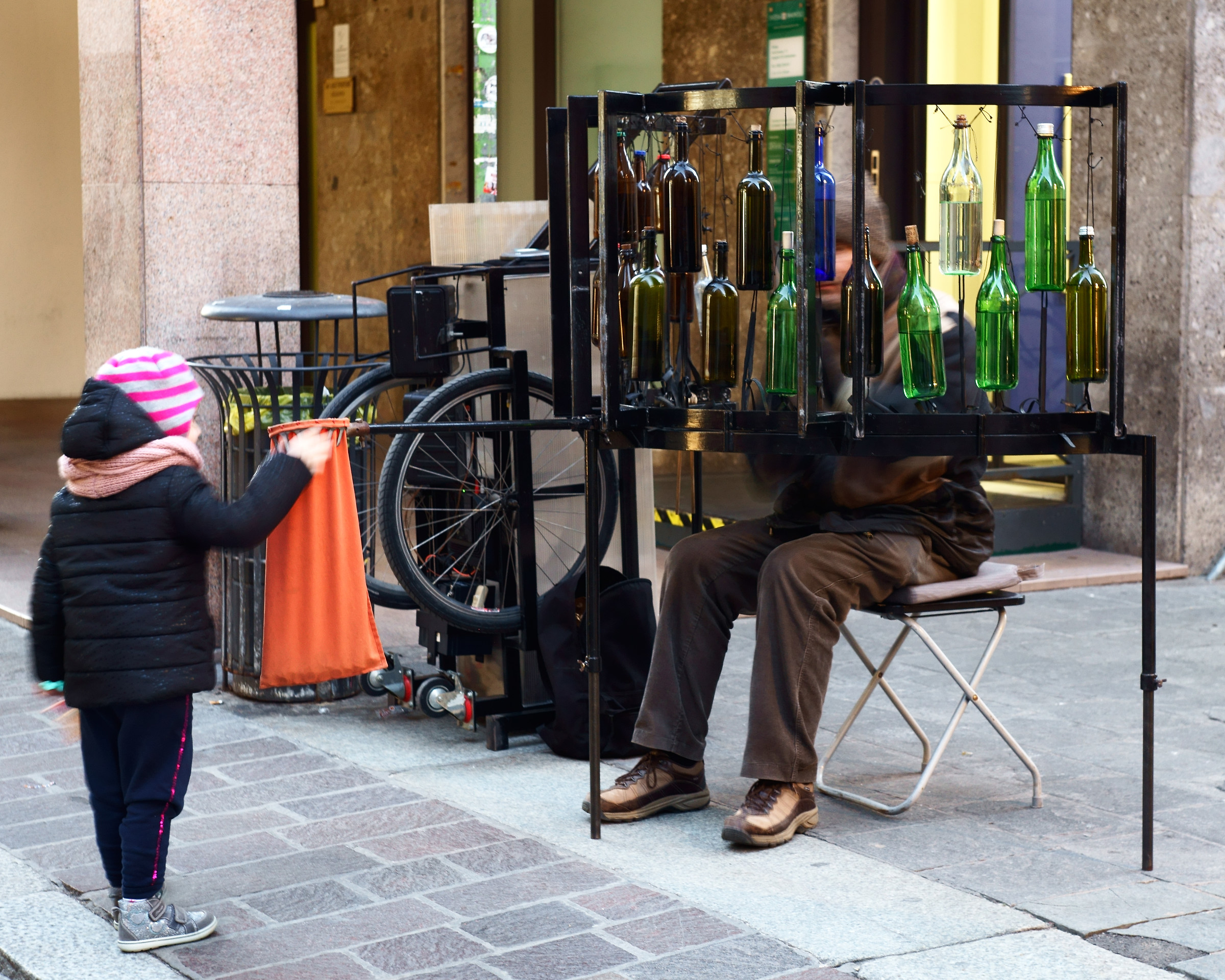La Bimba e l'uomo delle bottiglie