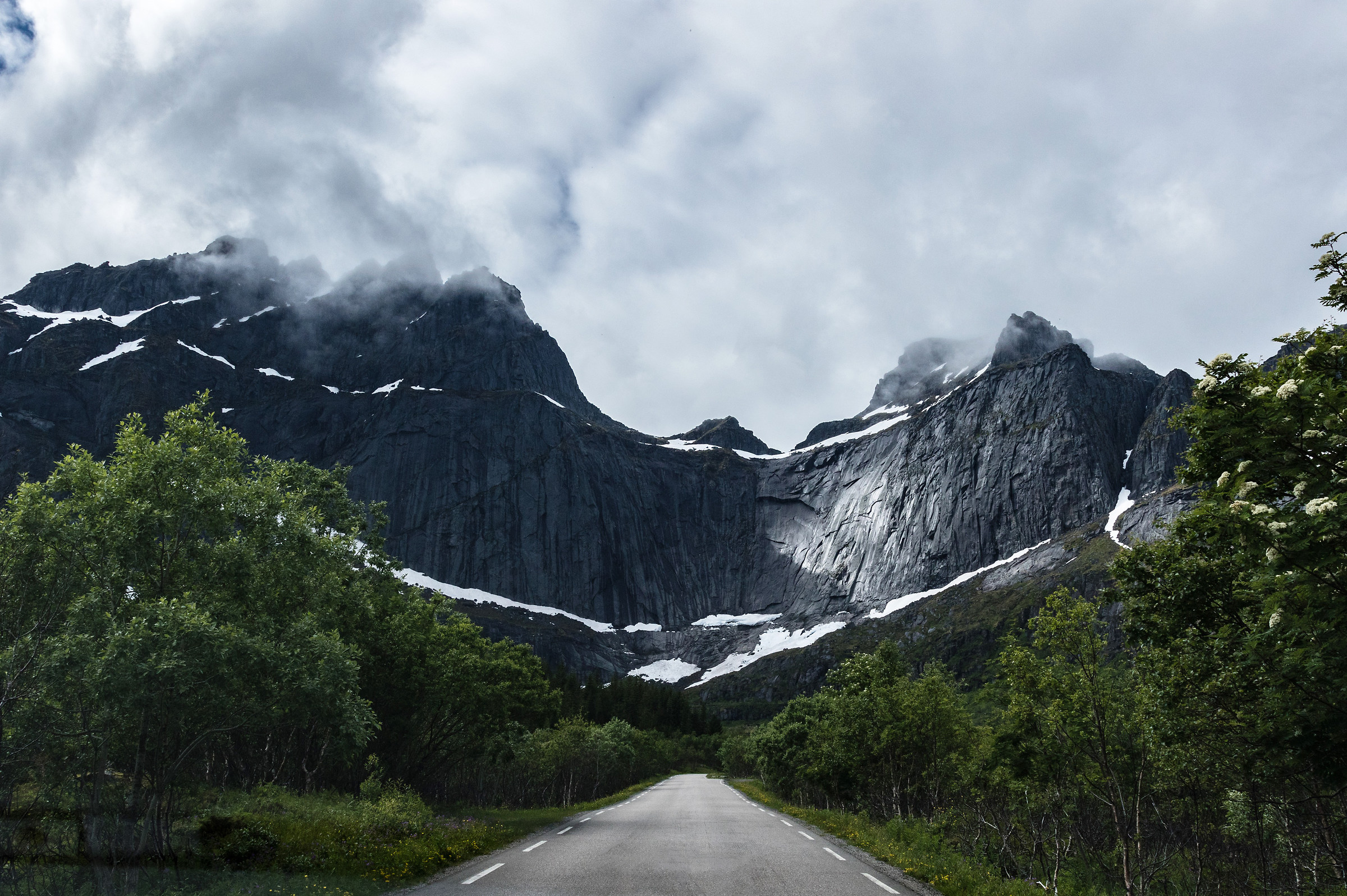 La strada per Nusfjord (Norvegia)