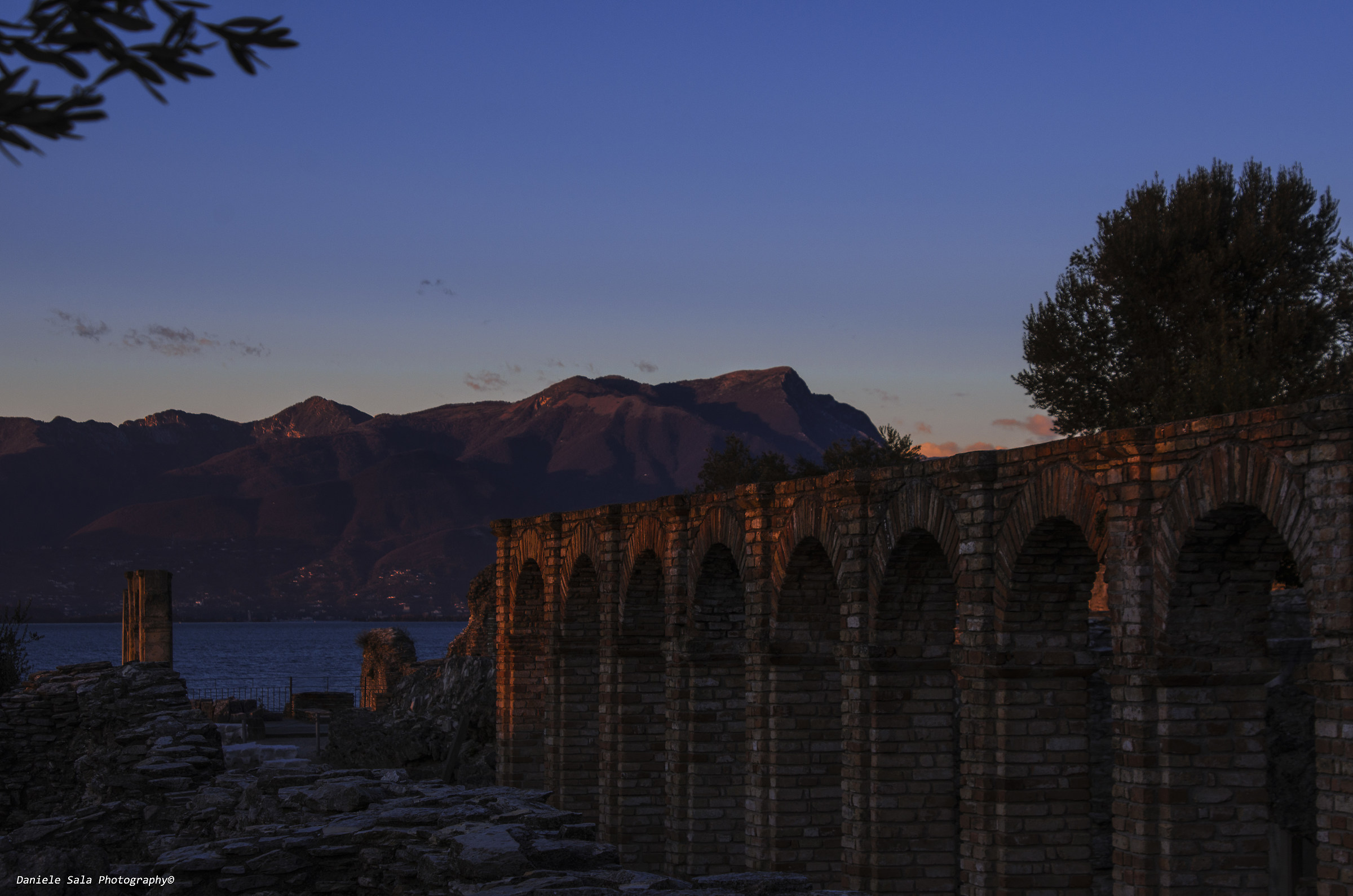 Criptoportico all'imbrunire..