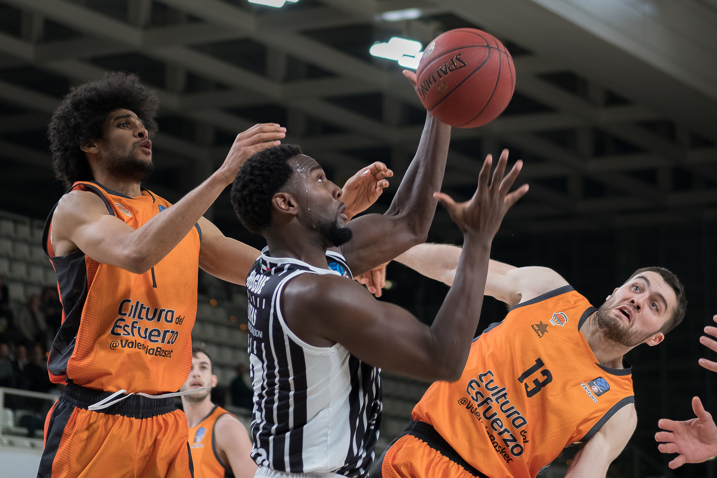 Tra le mie amorevoli mani