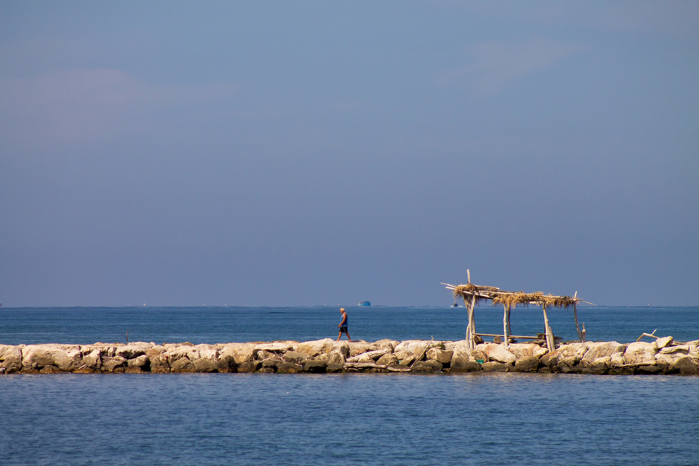 Molo frangiflutti in sinistra Volturno