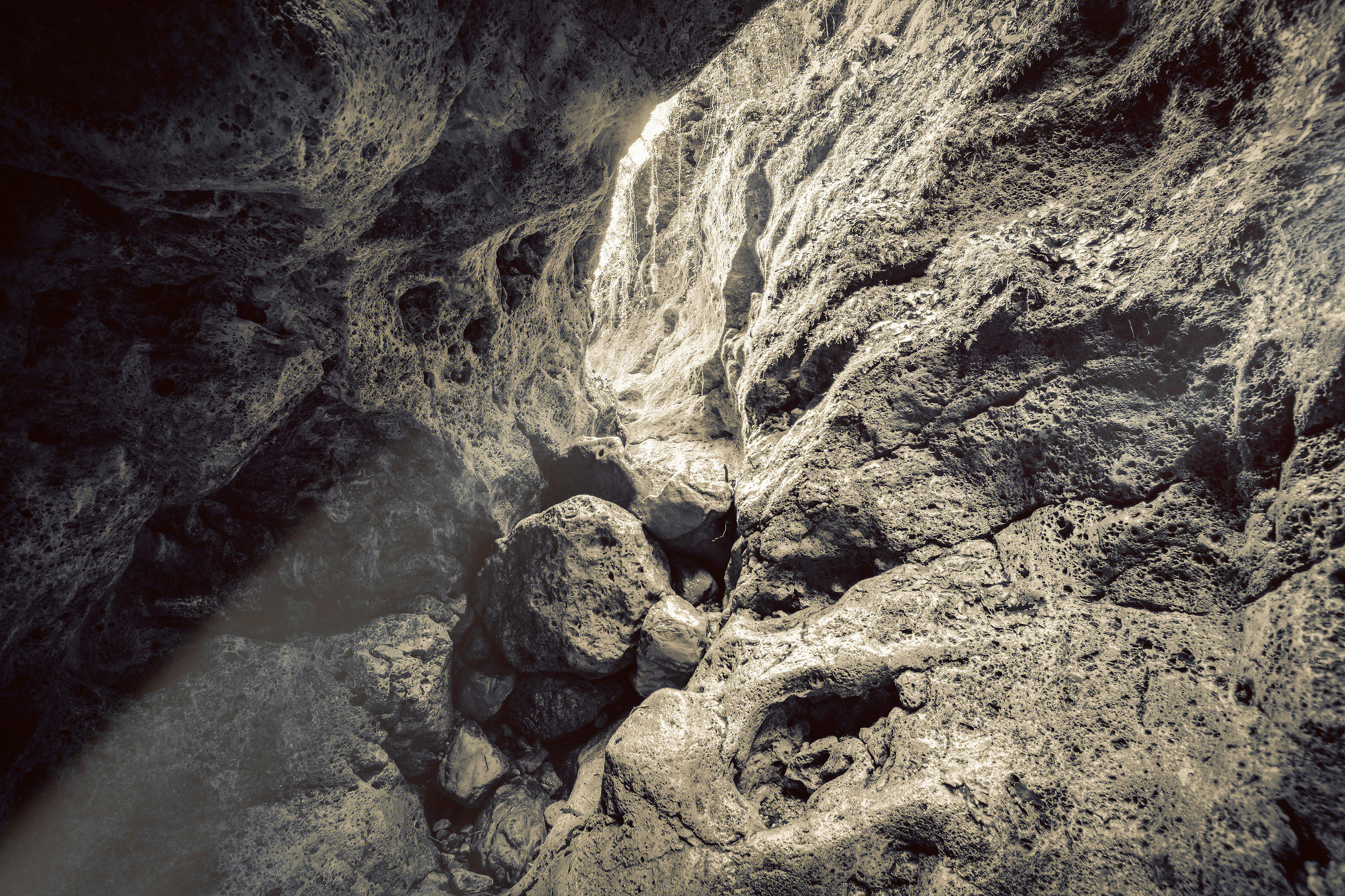 Return to the devil's holes-passage of the skull