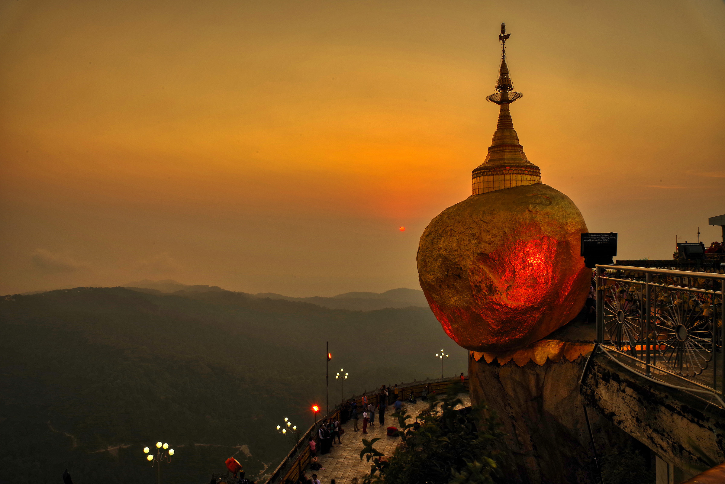 Sunset @ Golden Rock Myanmar