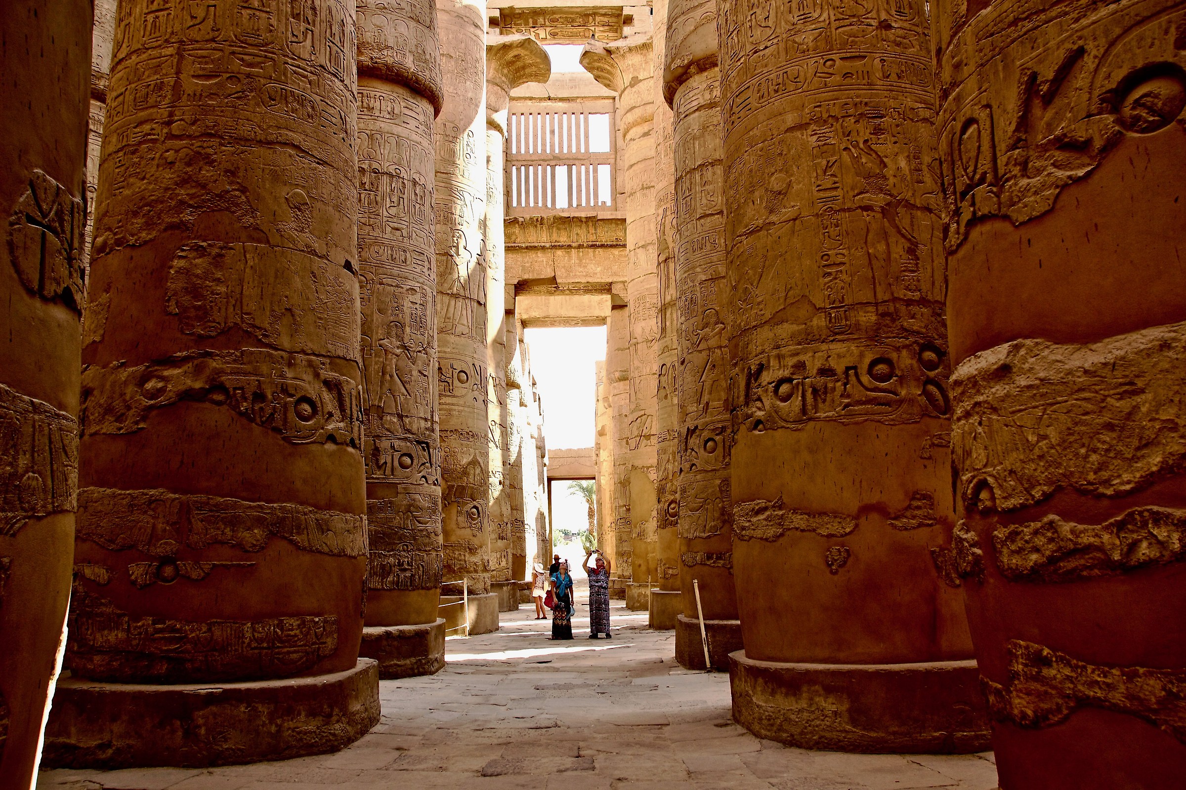 Between the columns of Luxor