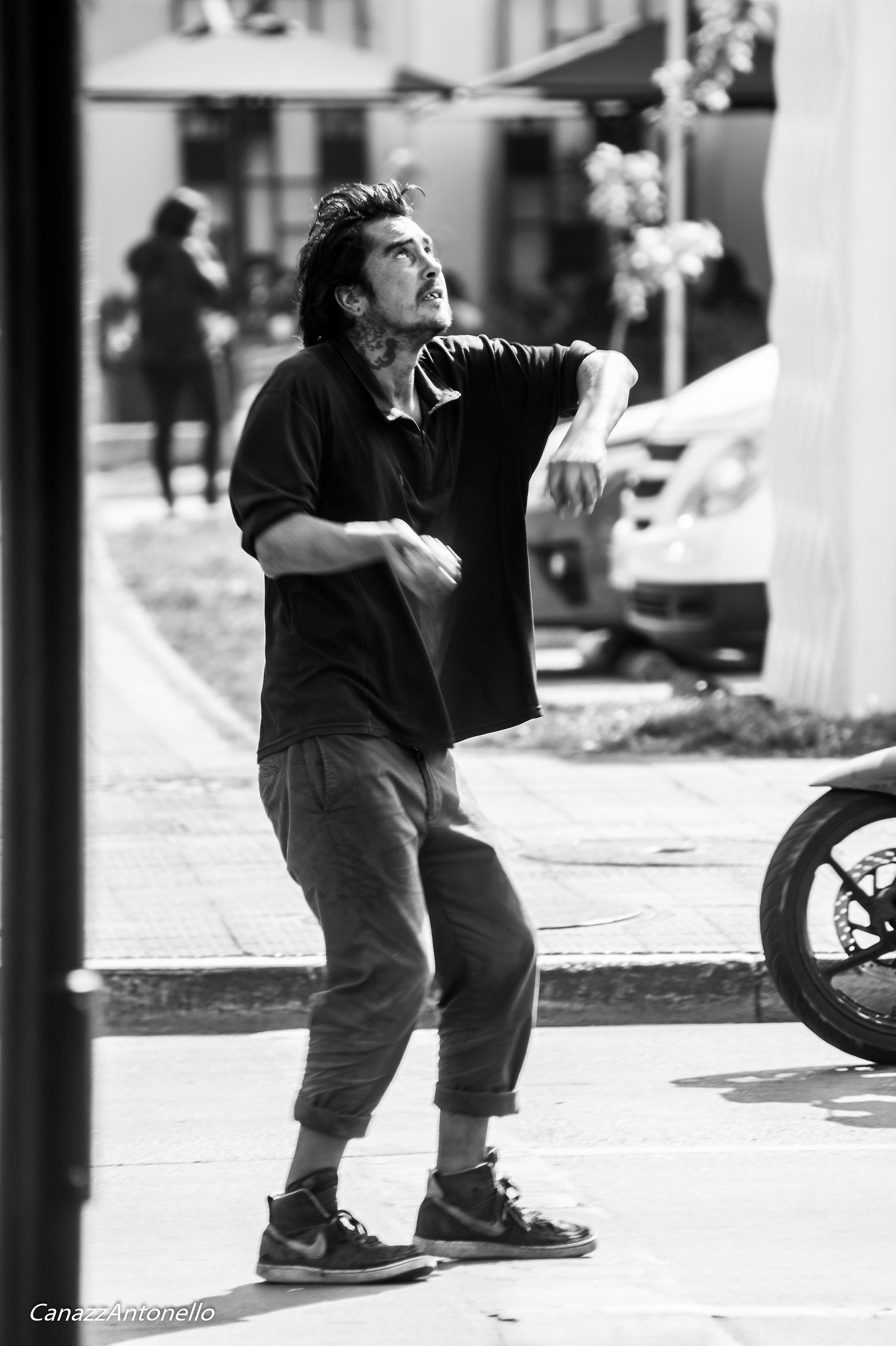 Giocoliere al semaforo