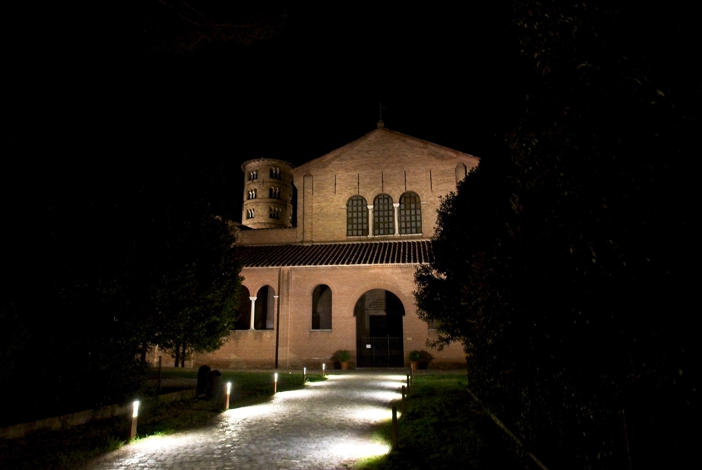 Basilica of Sant'Apollinare in the classroom