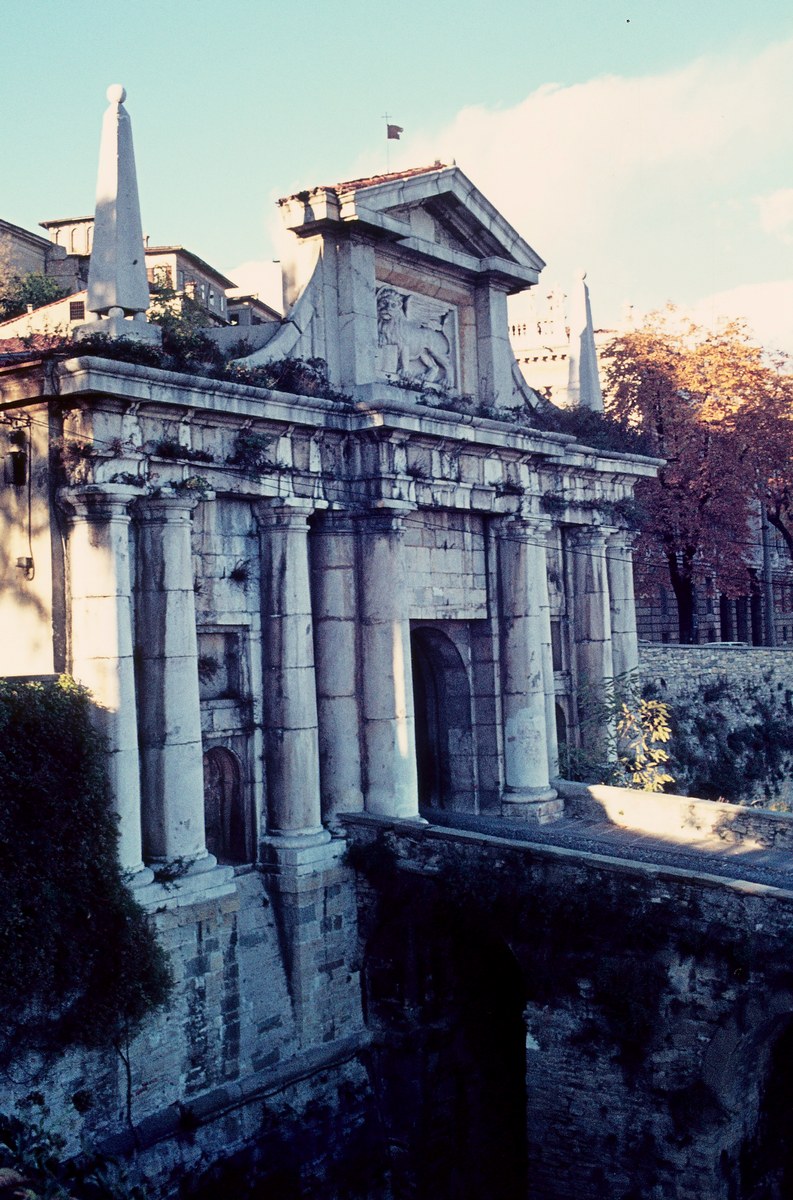 Porta S. Giacomo - mura venete verso sud