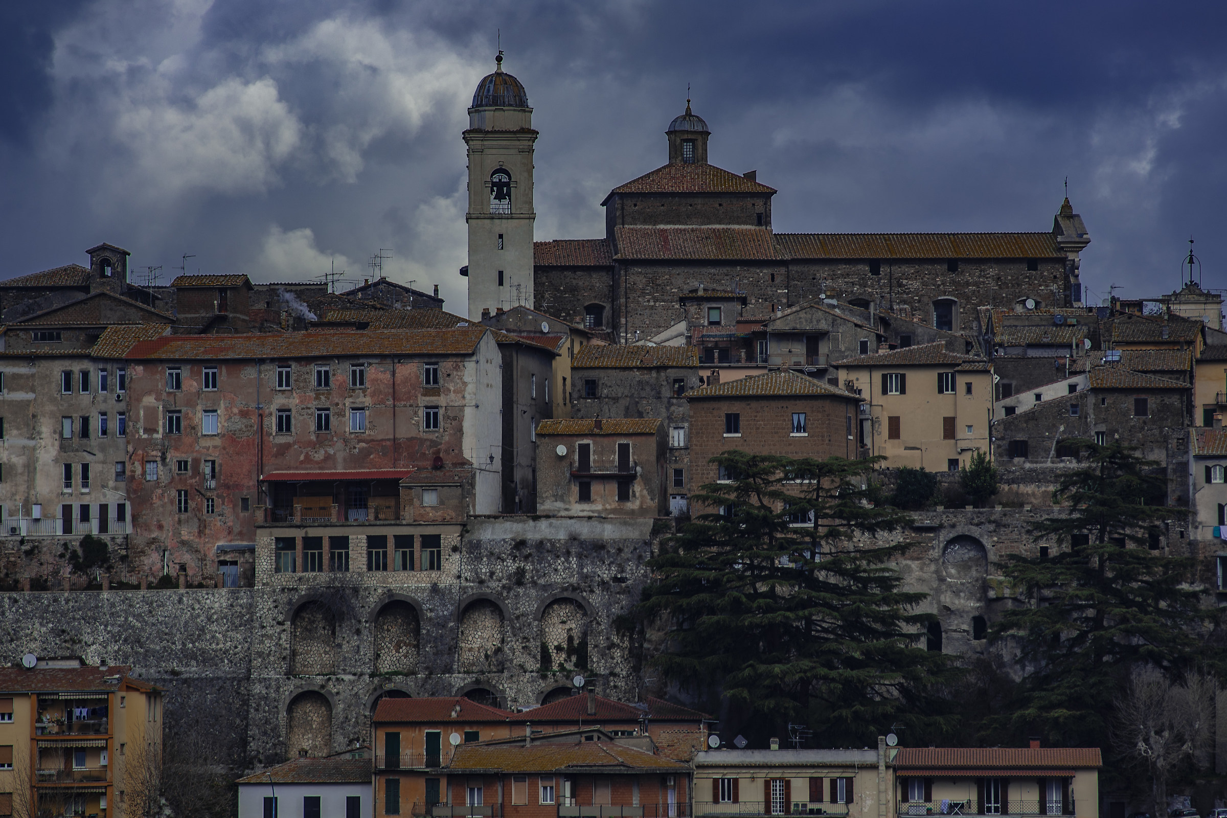 parte della panoramica del centro storico di orte