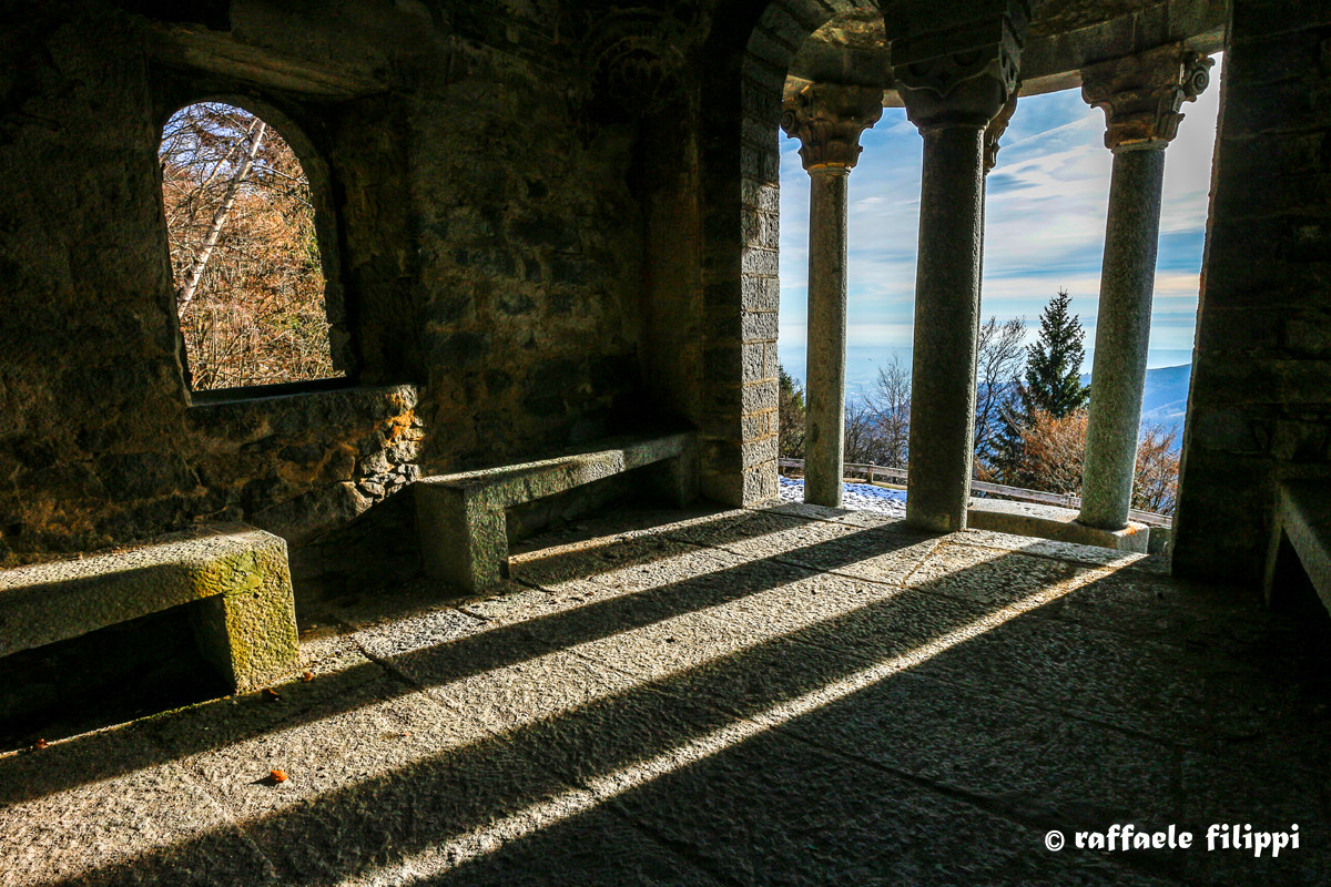 Interno del Tempietto - Oropa, galleria per S. Giovanni