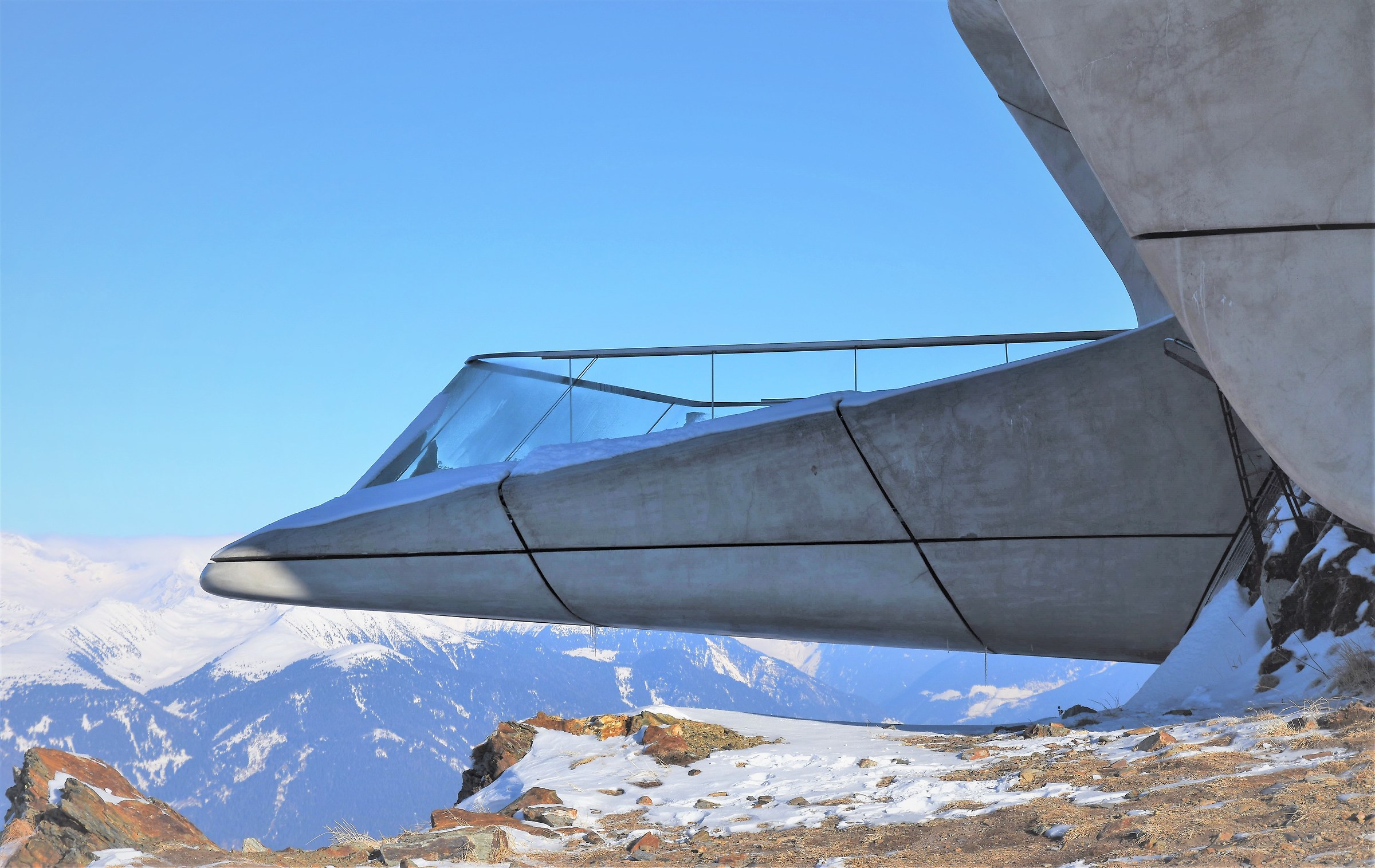 Everyone on board takes off