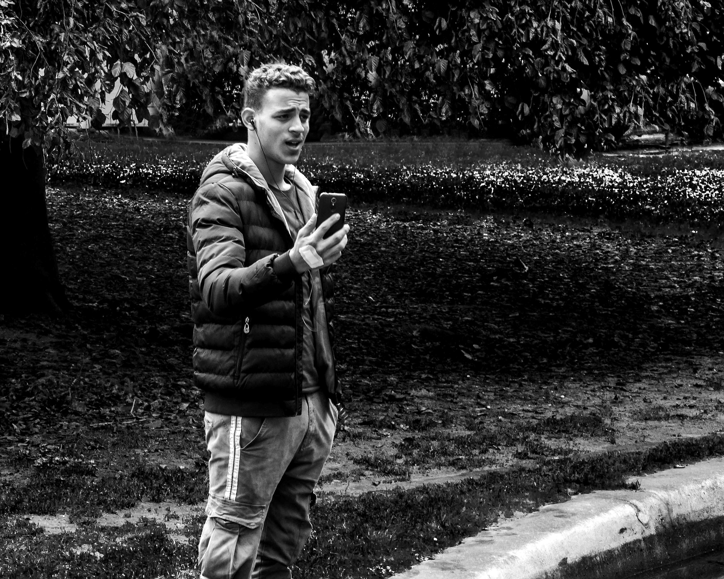 I sing, my hands in my pockets and I sing.....